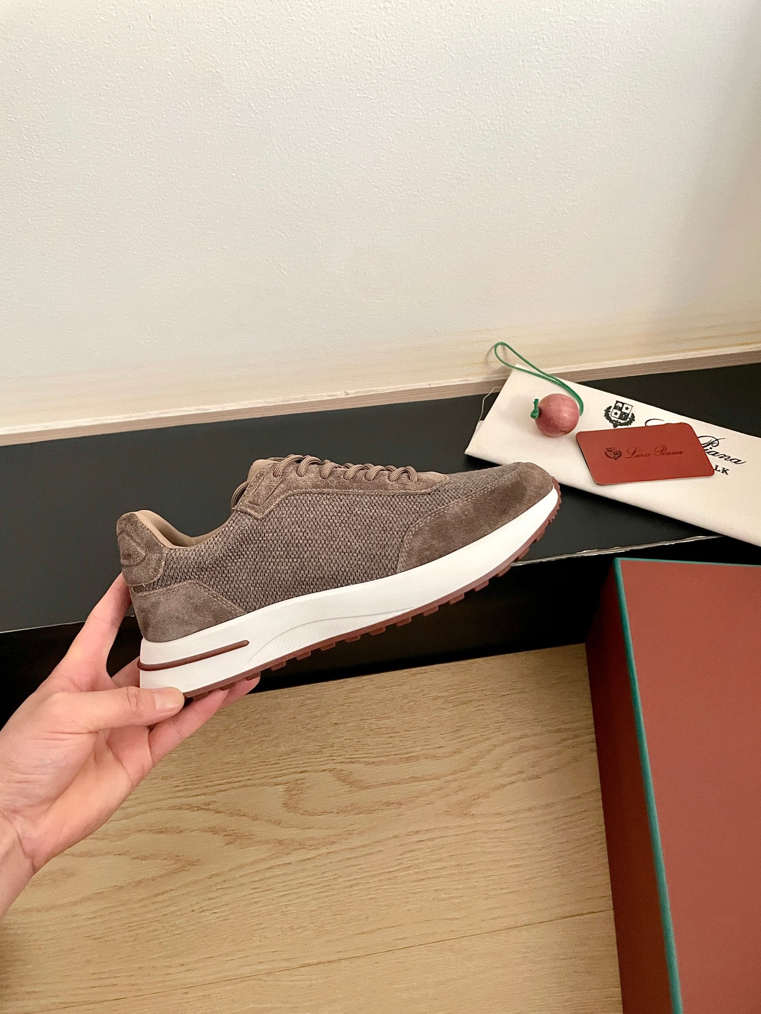 로로피아나(LORO PIANA) 워크 위시 니트 스니커즈 신발