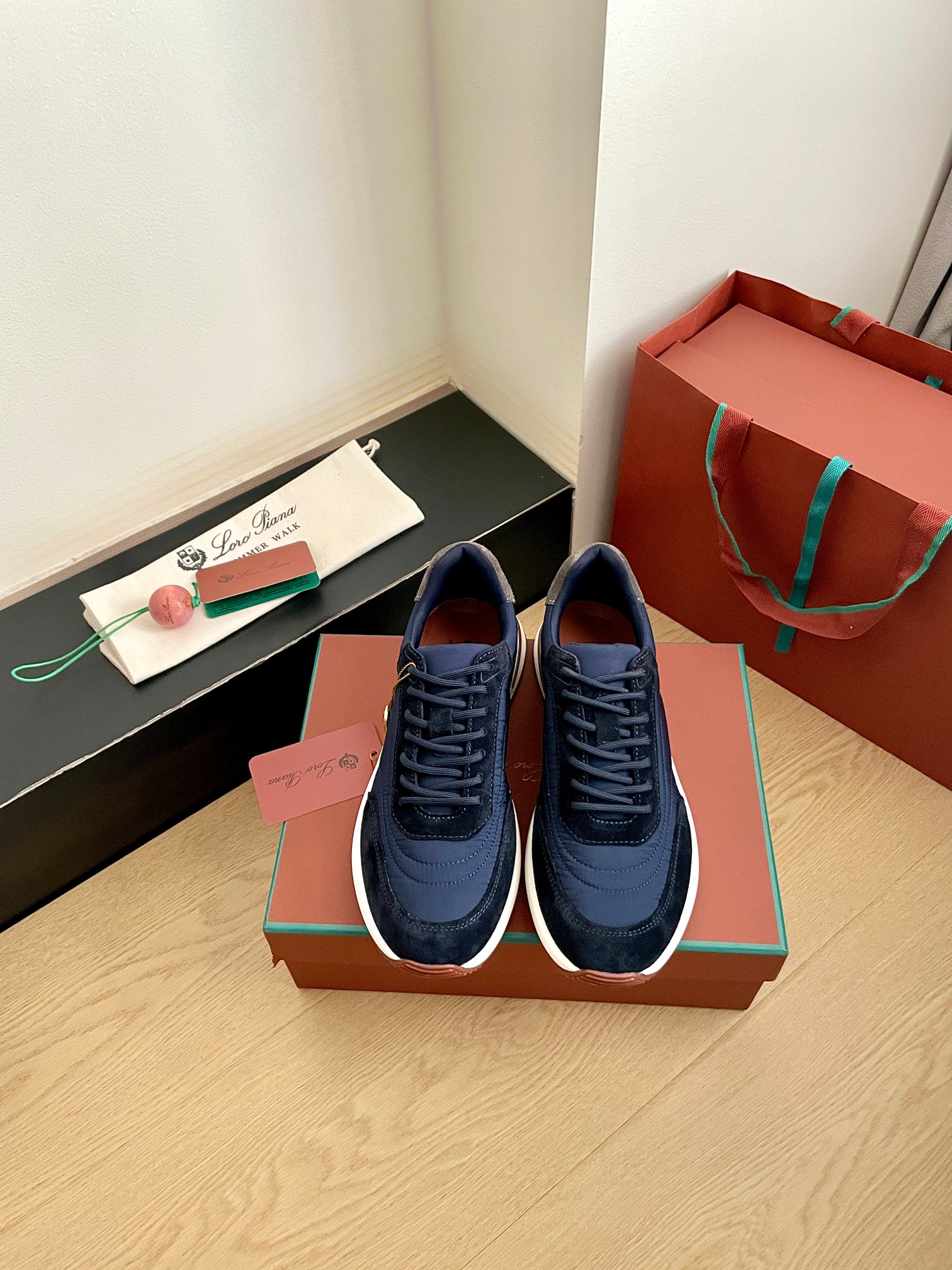 로로피아나(LORO PIANA) 워크 위시 스니커즈 신발