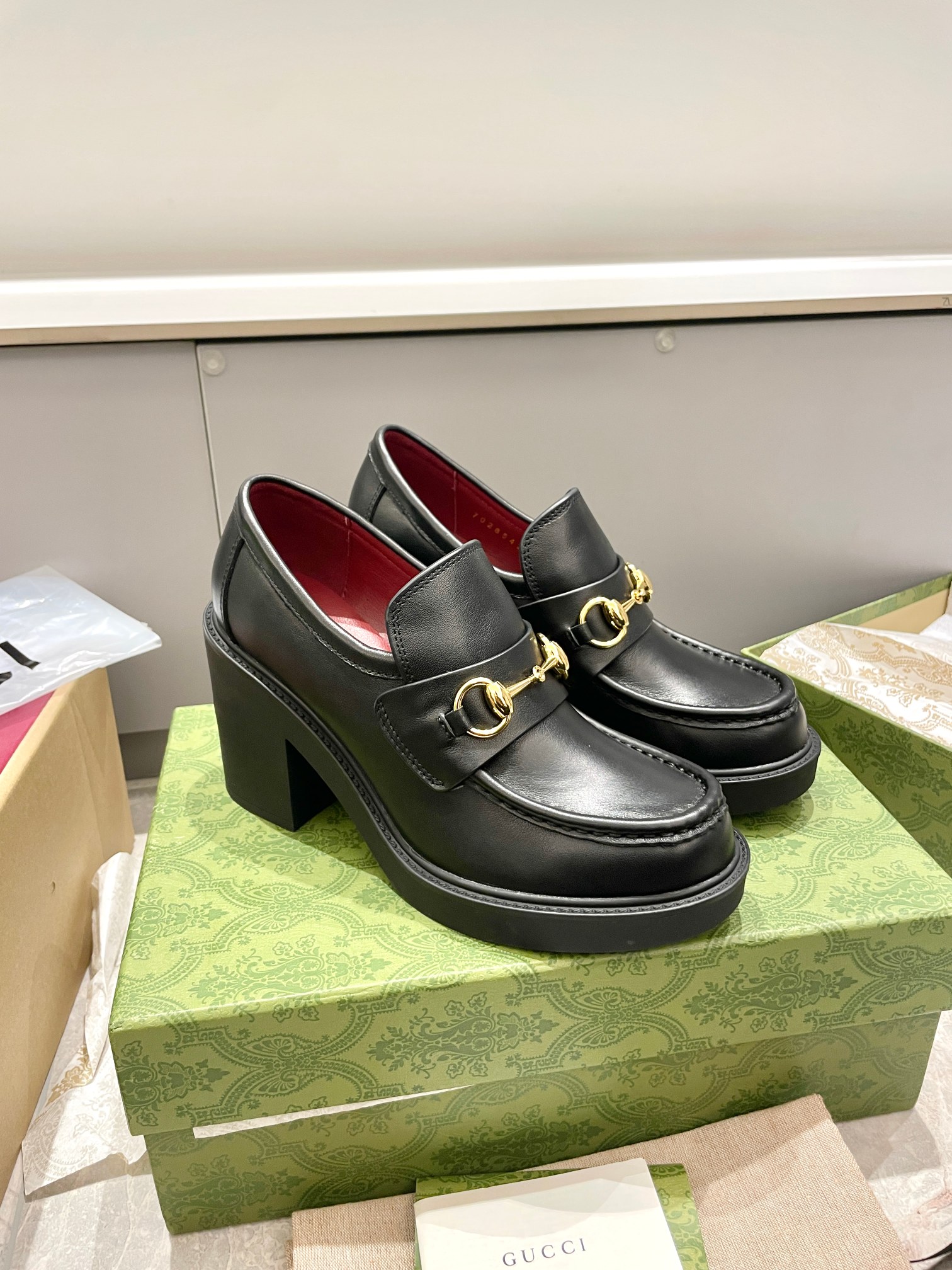 GUCCI 구찌 벌 포인트 홀스빗 플랫폼 로퍼 구두 신발