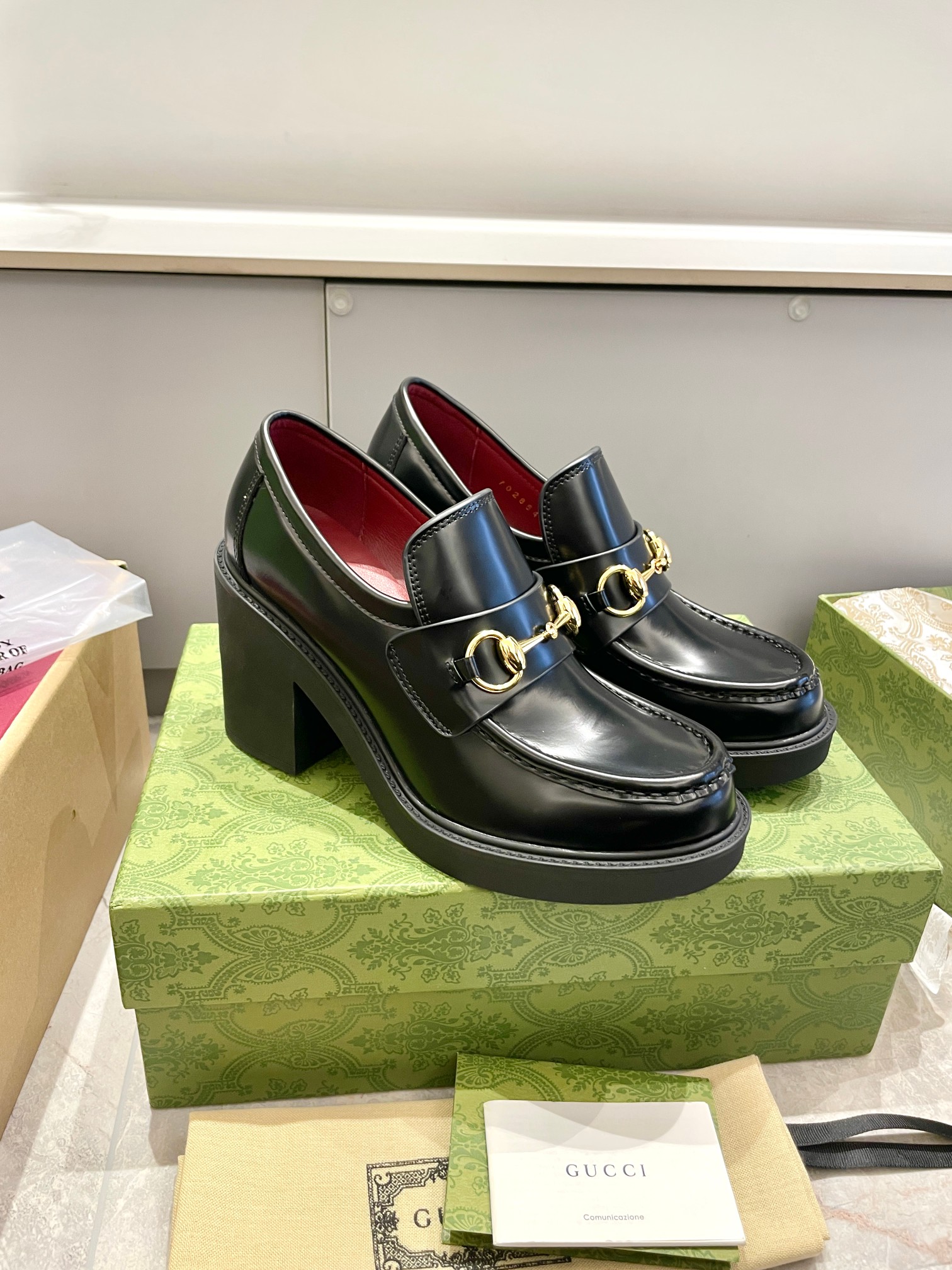 GUCCI 구찌 벌 포인트 홀스빗 플랫폼 로퍼 구두 신발