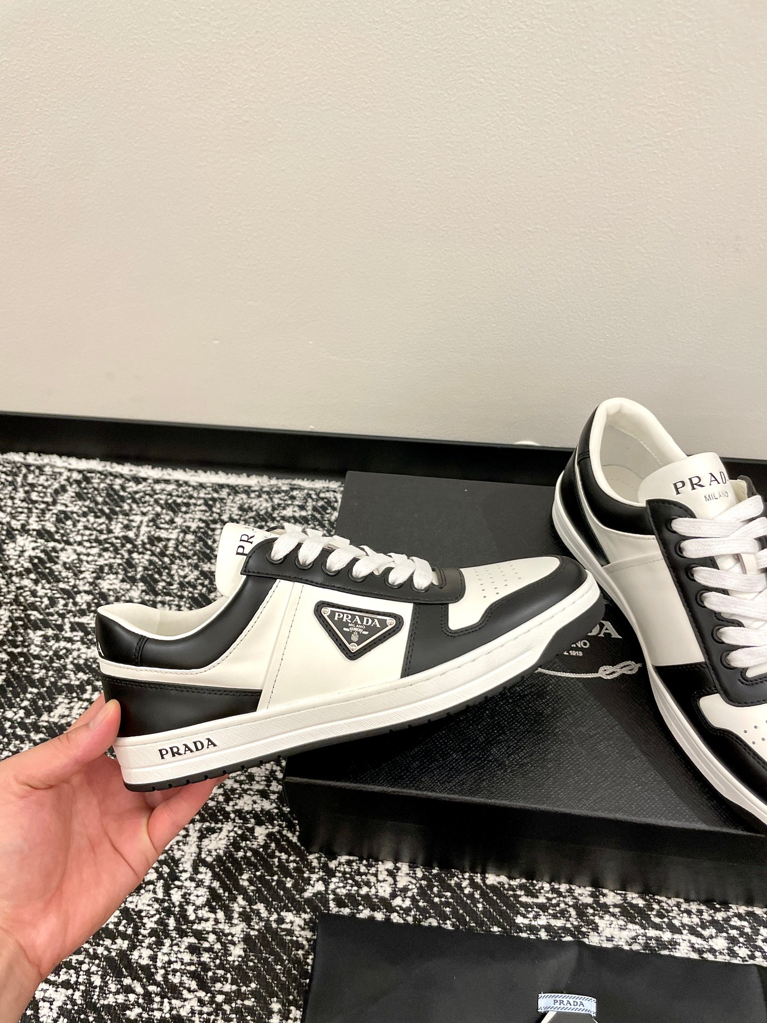 PRADA DOWN TOWN 프라다 다운타운 시그니처 커플 스니커즈 신발