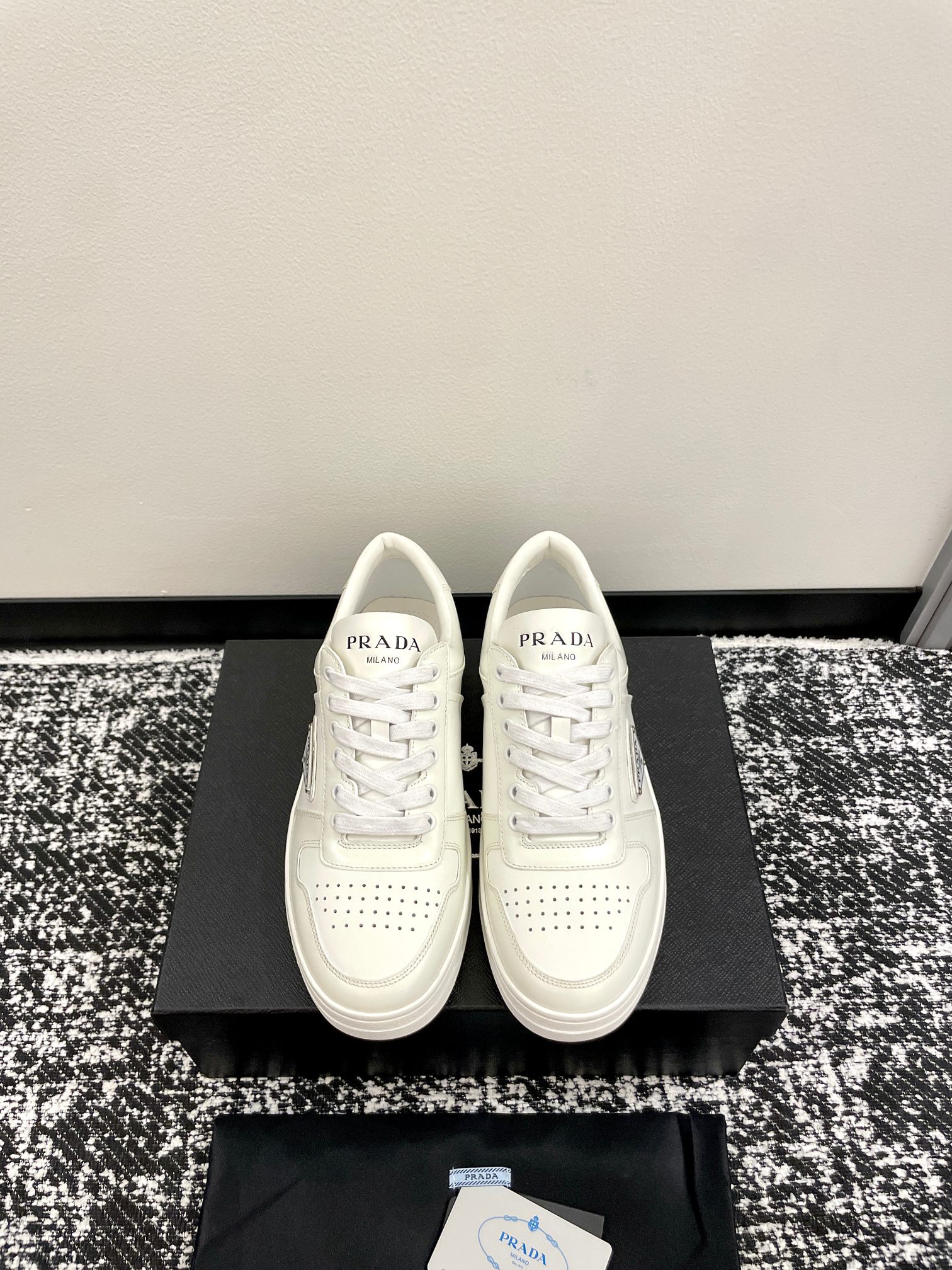 PRADA DOWN TOWN 프라다 다운타운 시그니처 커플 스니커즈 신발