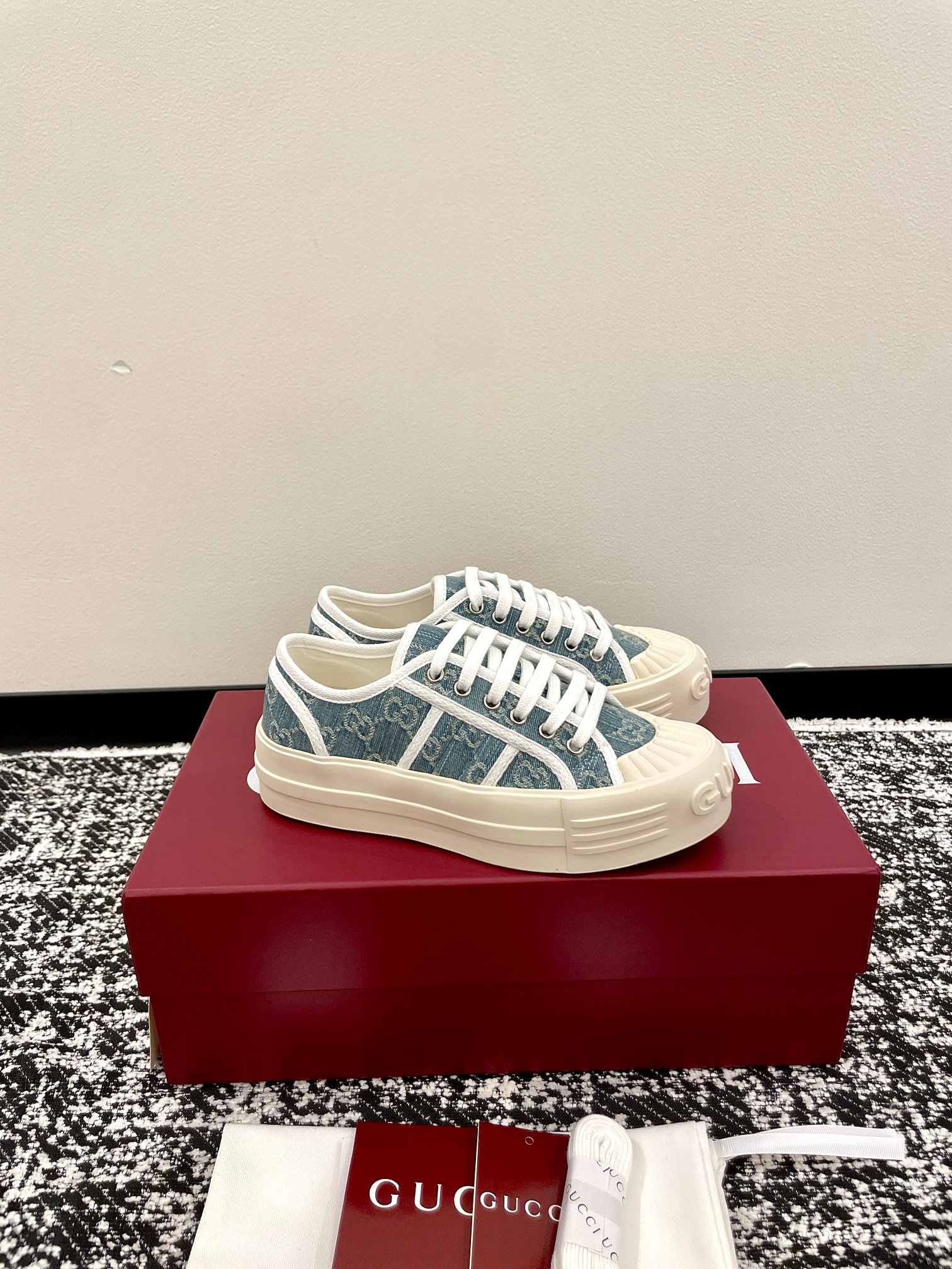 GUCCI 구찌 GG 패턴 로고 플랫폼 캔버스 스니커즈 신발