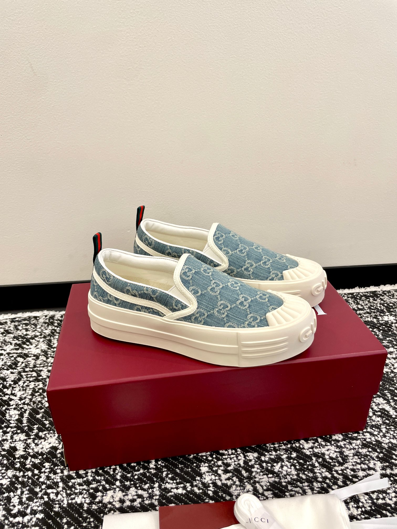 GUCCI 구찌 GG 패턴 로고 플랫폼 캔버스 슬립온 스니커즈 신발