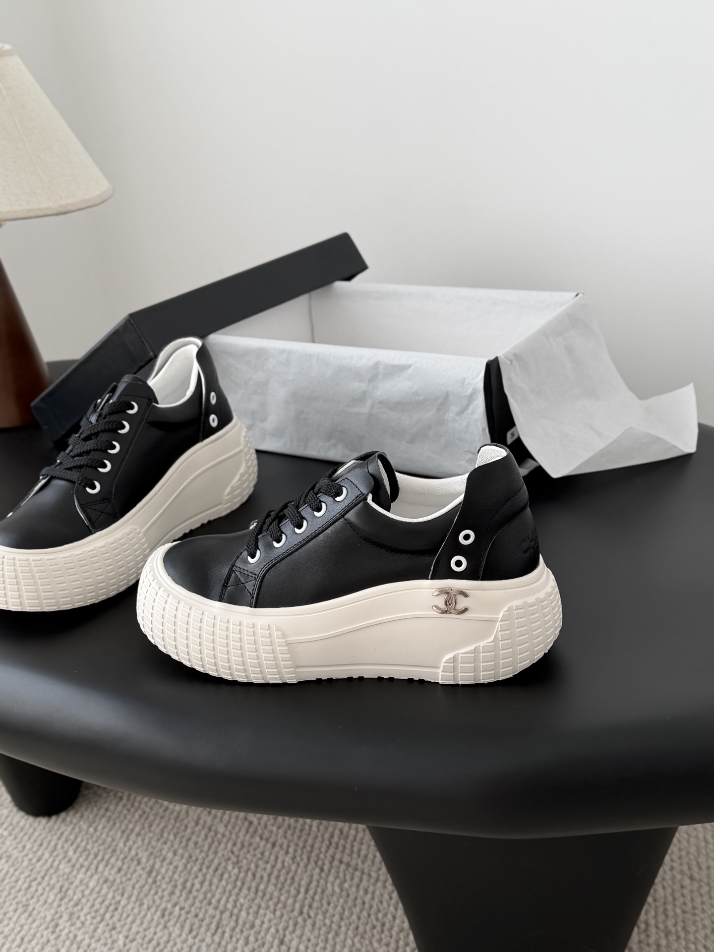 Chanel 샤넬 26C 신상 키높이 플랫폼 스니커즈 신발