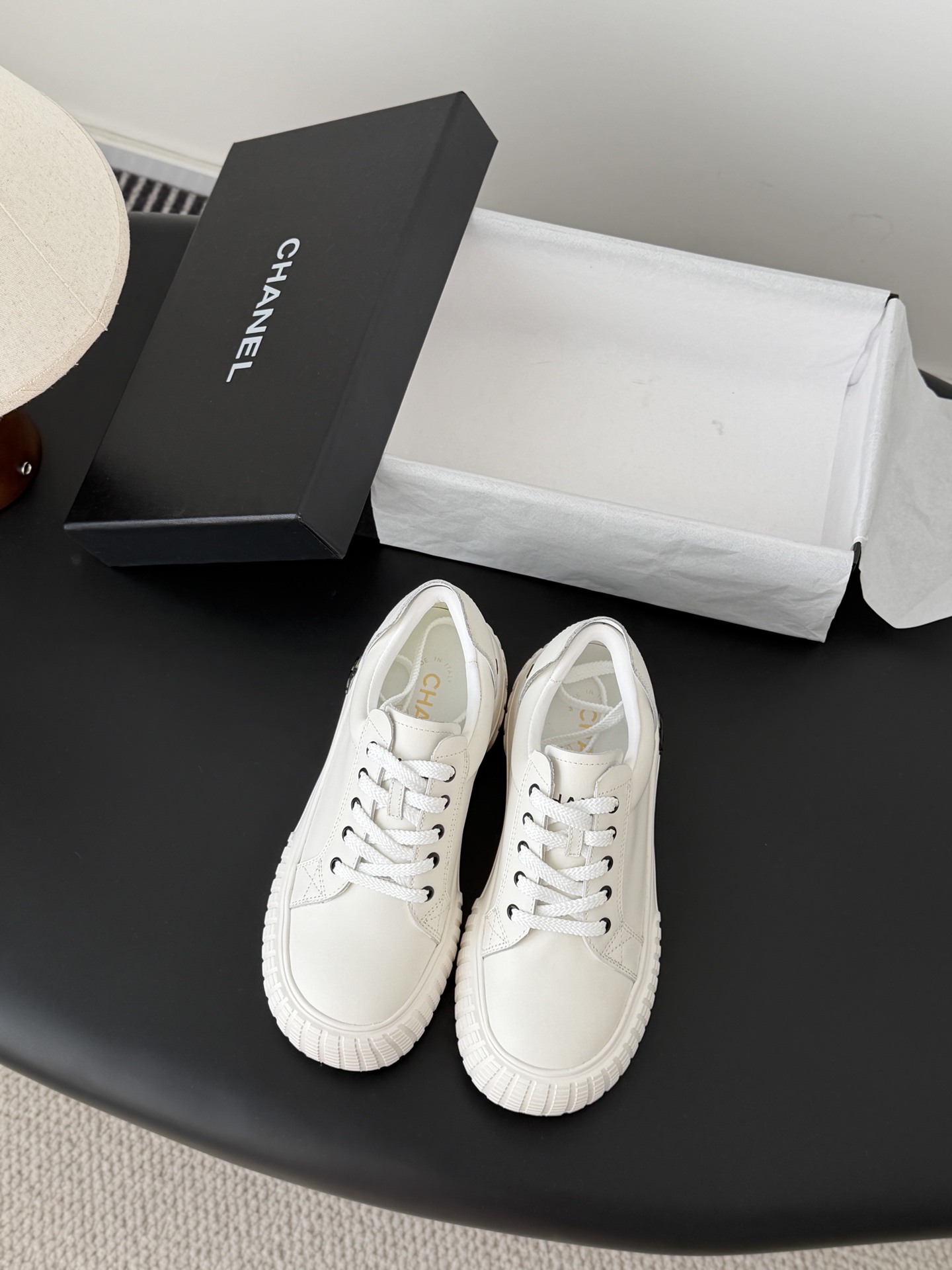 Chanel 샤넬 26C 신상 키높이 플랫폼 스니커즈 신발