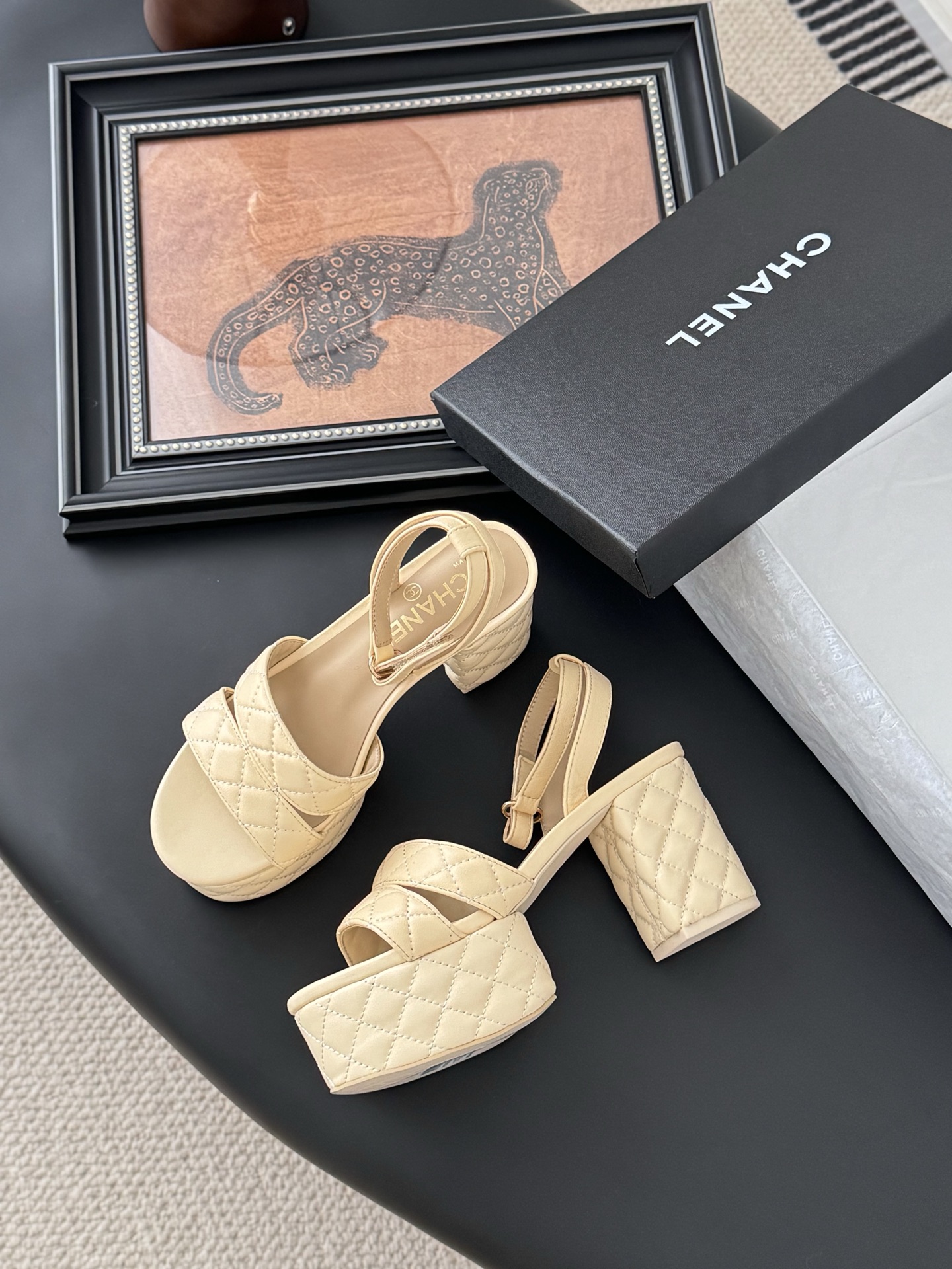 샤넬(CHANEL) 핸드메이드 아틀리에 로퍼 신발
