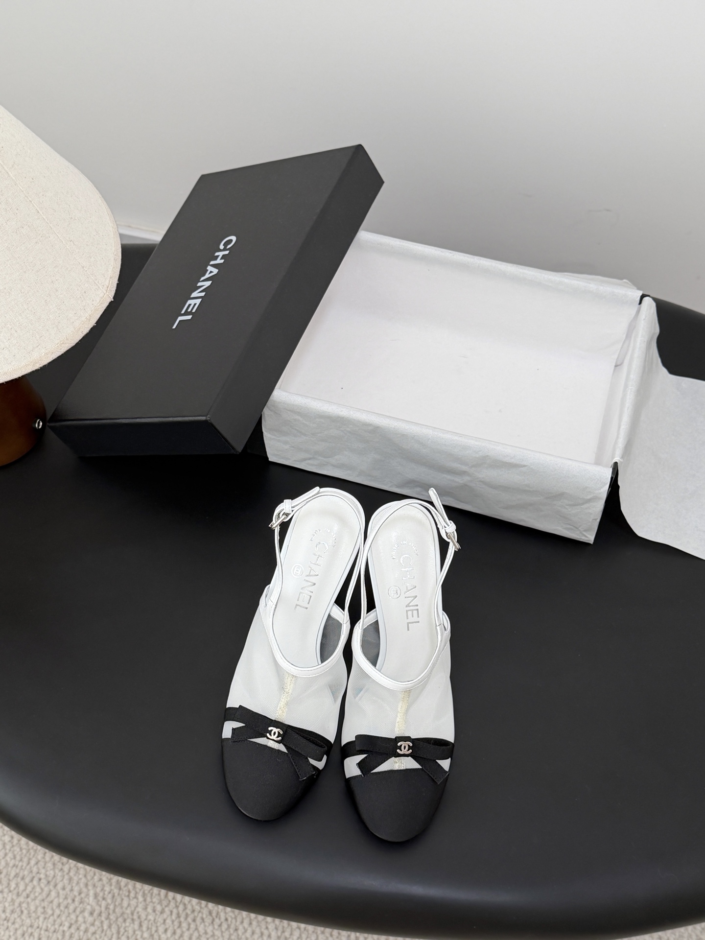 샤넬(CHANEL) 리본 메쉬 미들힐 펌프스 신발