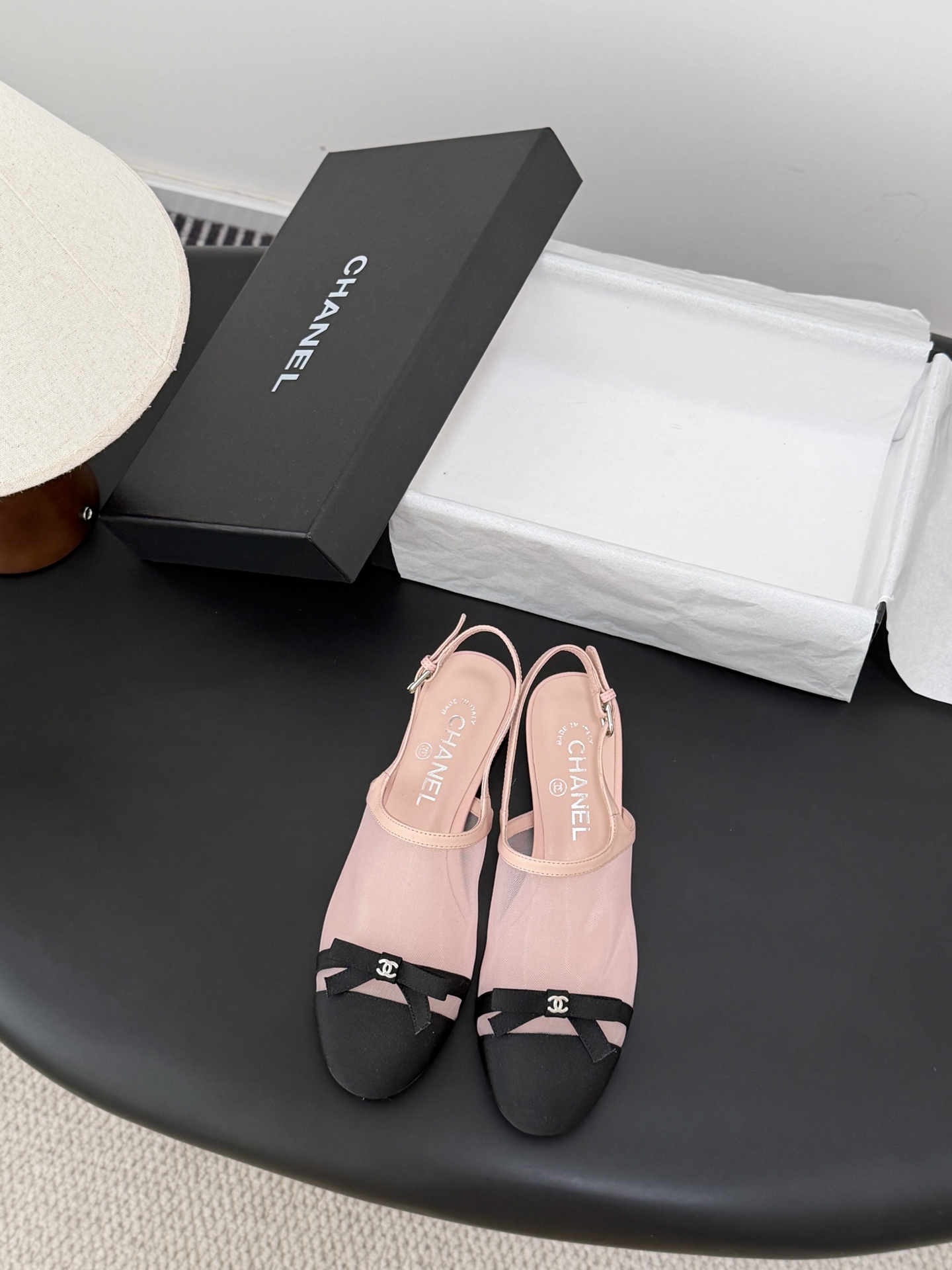 샤넬(CHANEL) 리본 메쉬 로우힐 펌프스 신발