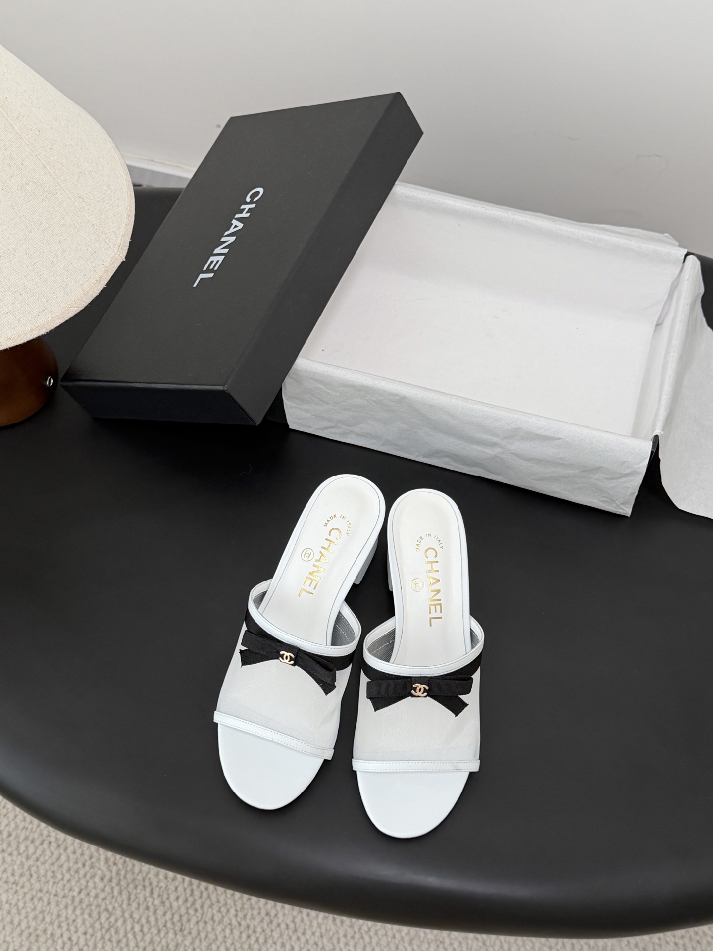샤넬(CHANEL) 리본 메쉬 미들힐 슬리퍼 신발