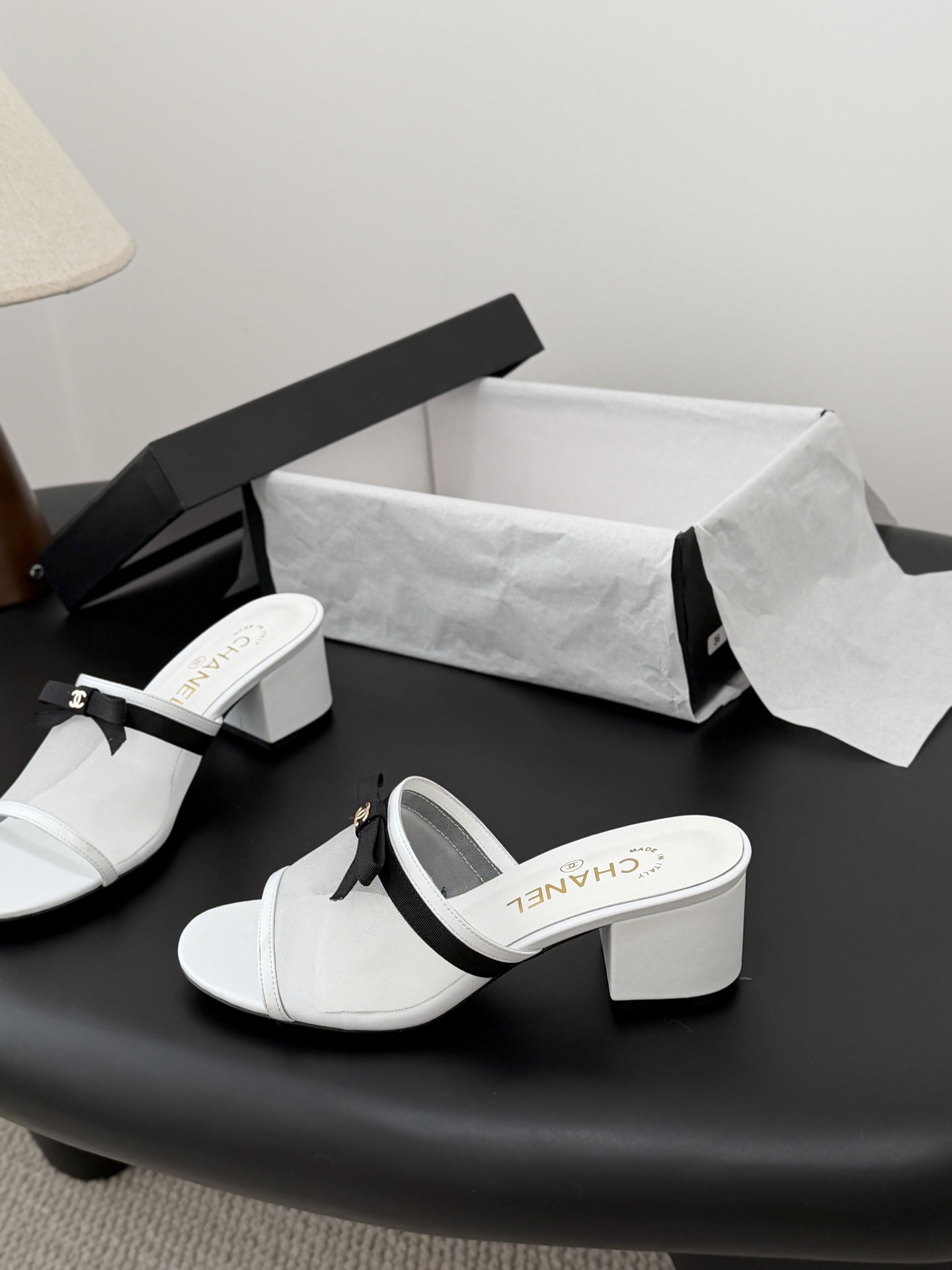 샤넬(CHANEL) 리본 메쉬 미들힐 슬리퍼 신발