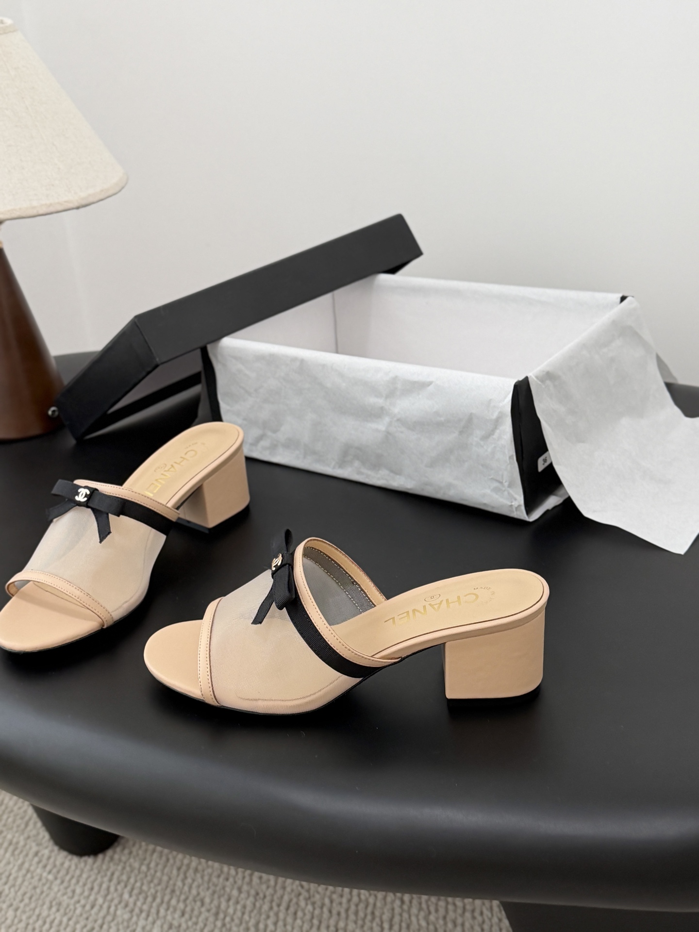 샤넬(CHANEL) 리본 메쉬 미들힐 슬리퍼 신발