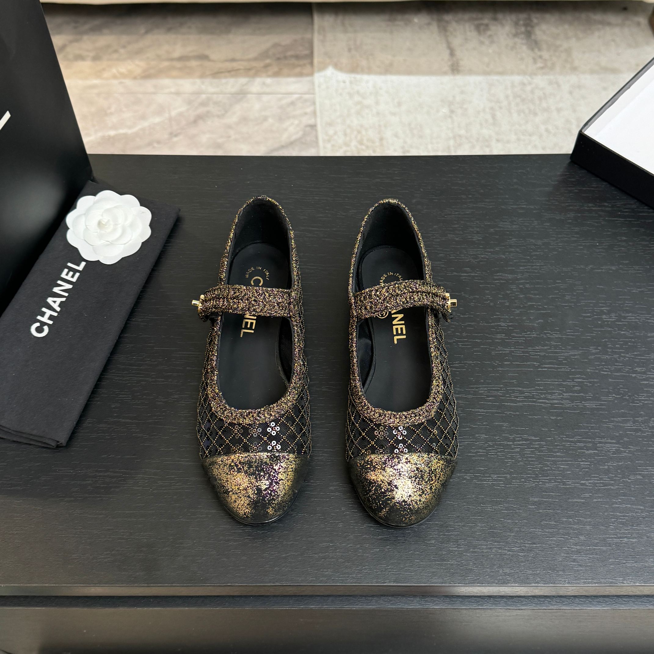 샤넬(CHANEL) 위빙 스팽글 메리제인 플랫 신발
