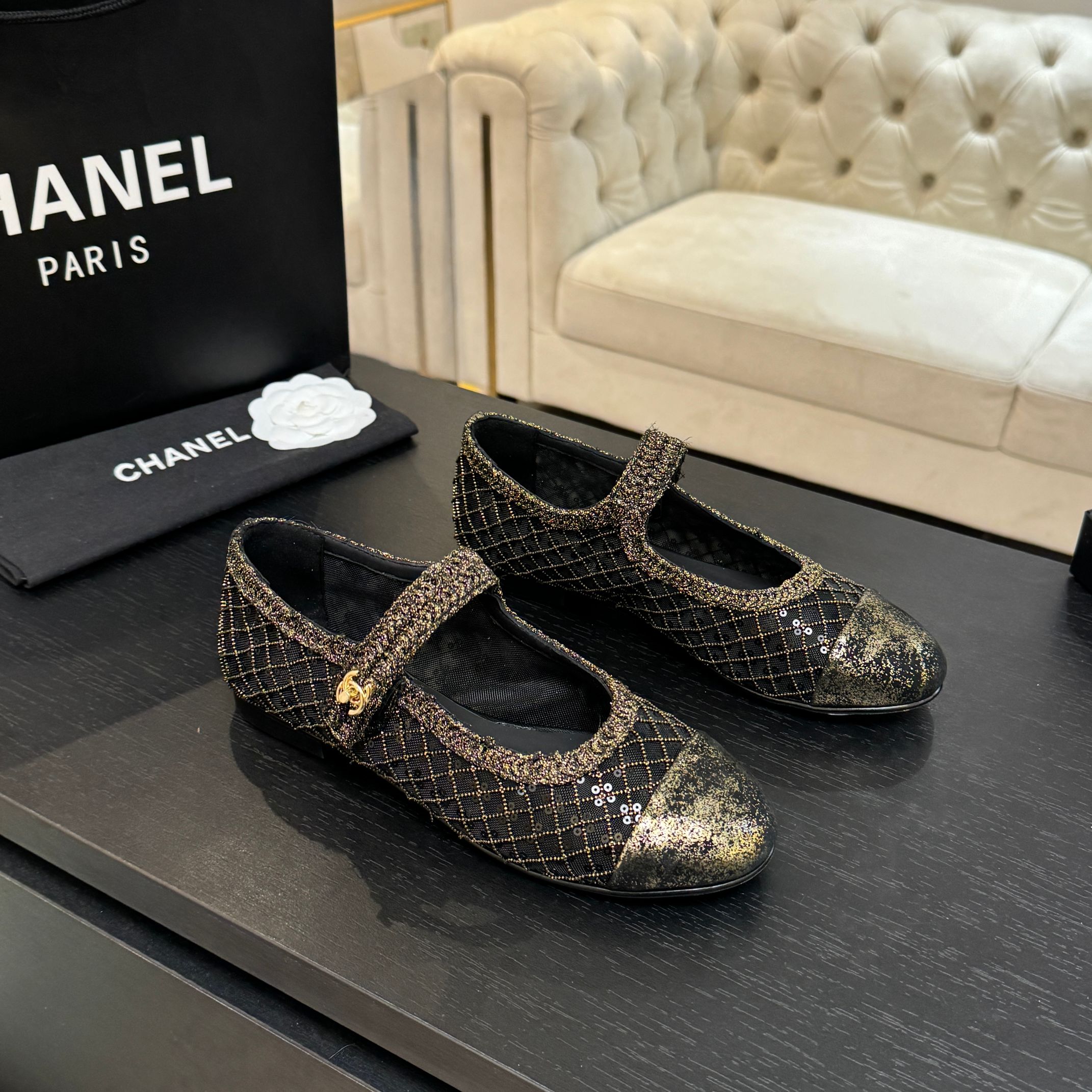 샤넬(CHANEL) 위빙 스팽글 메리제인 플랫 신발
