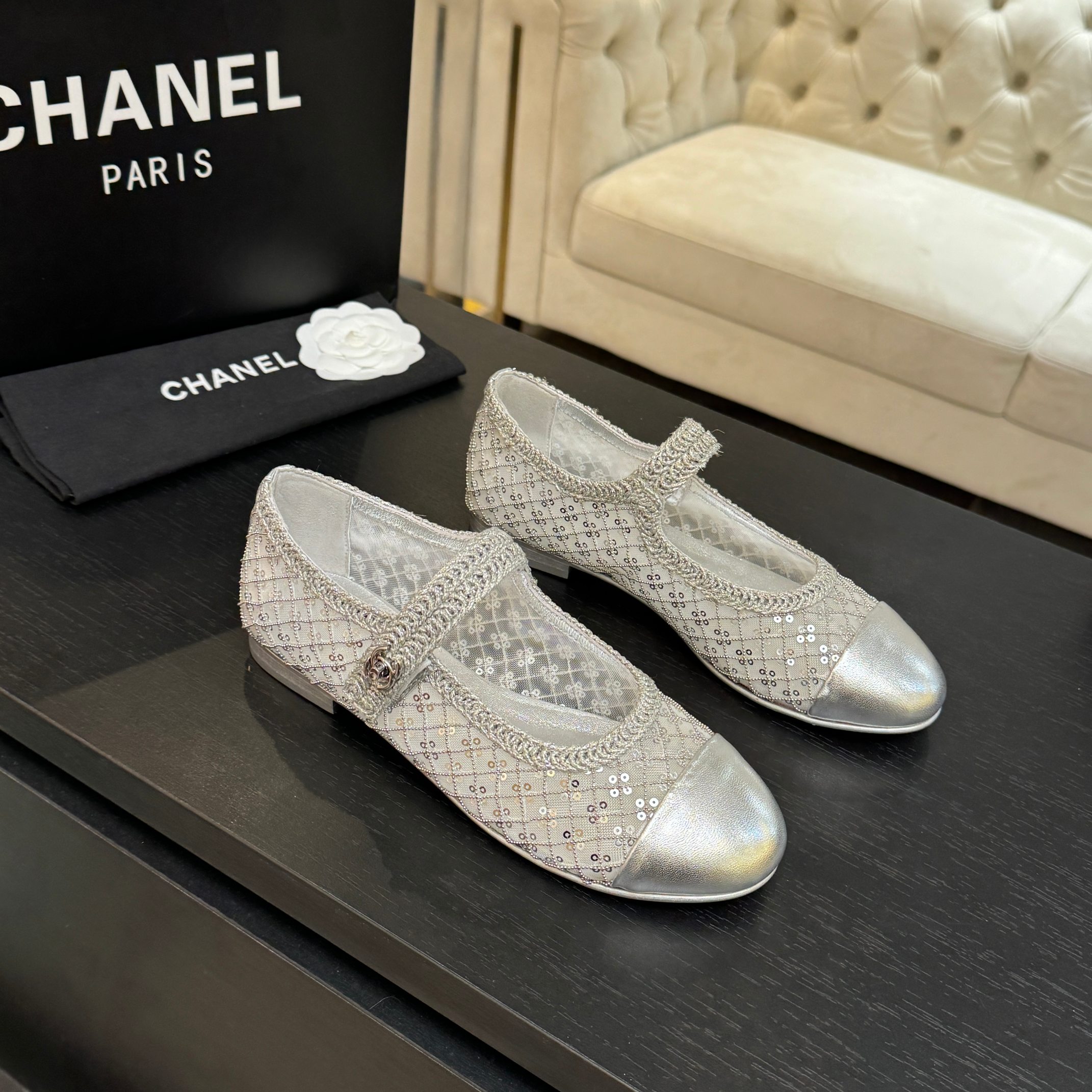 샤넬(CHANEL) 위빙 스팽글 메리제인 플랫 신발