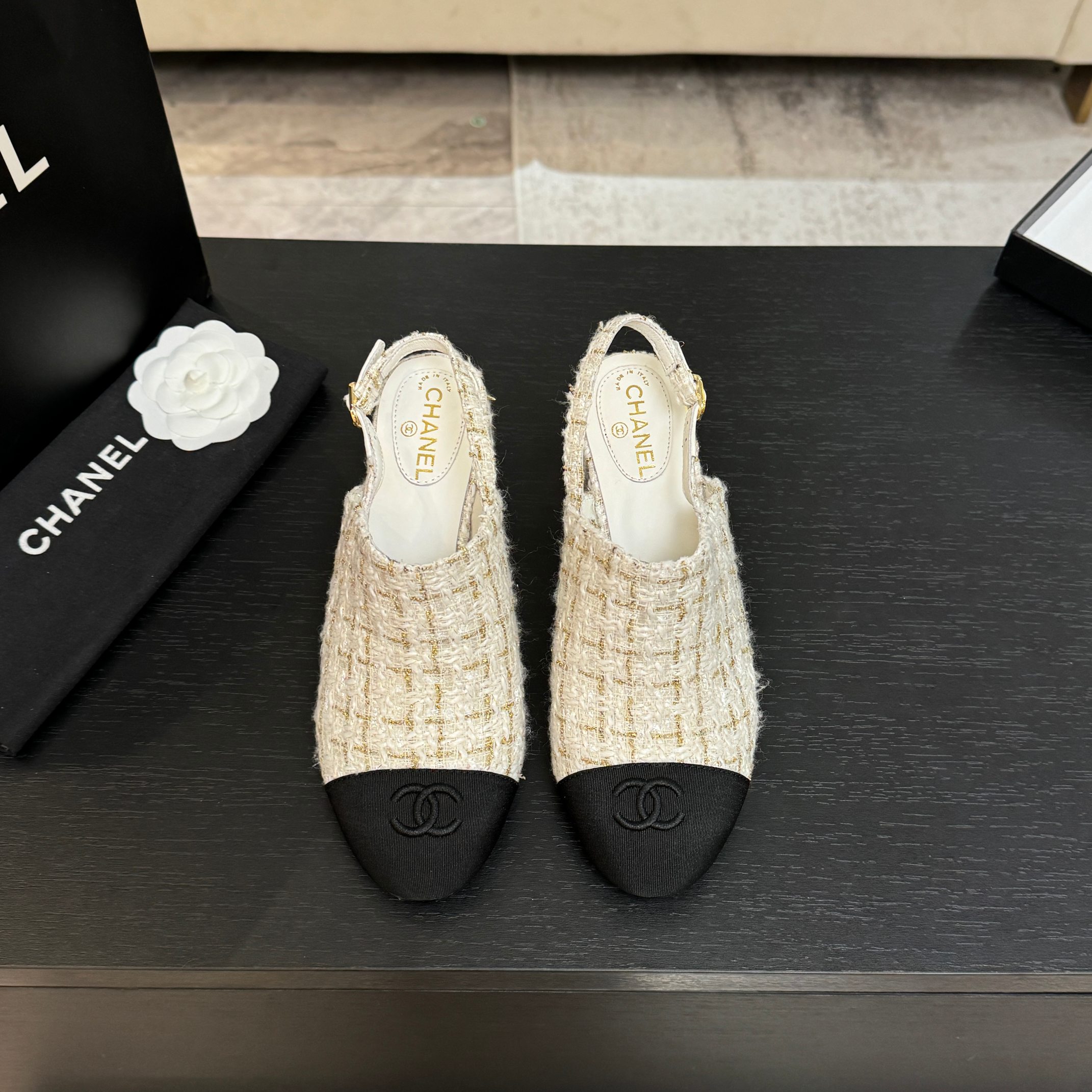 샤넬(CHANEL) 더블 플랫폼 샌들 신발