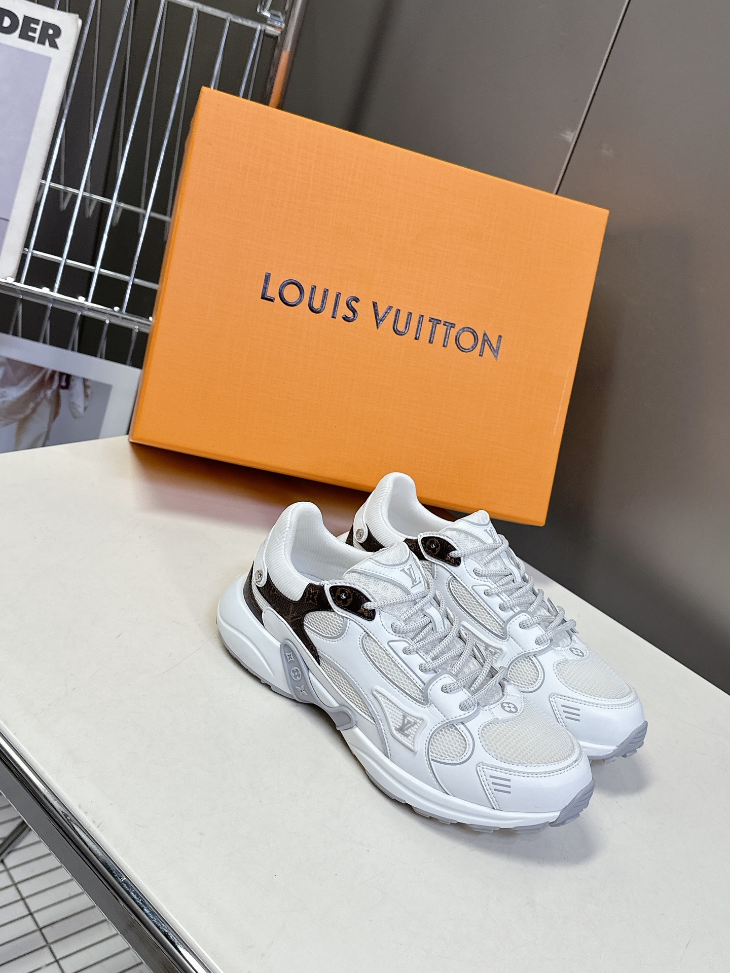 LV OLYMPIA 루이비통 올림피아 테크니컬 러닝 스니커즈 신발