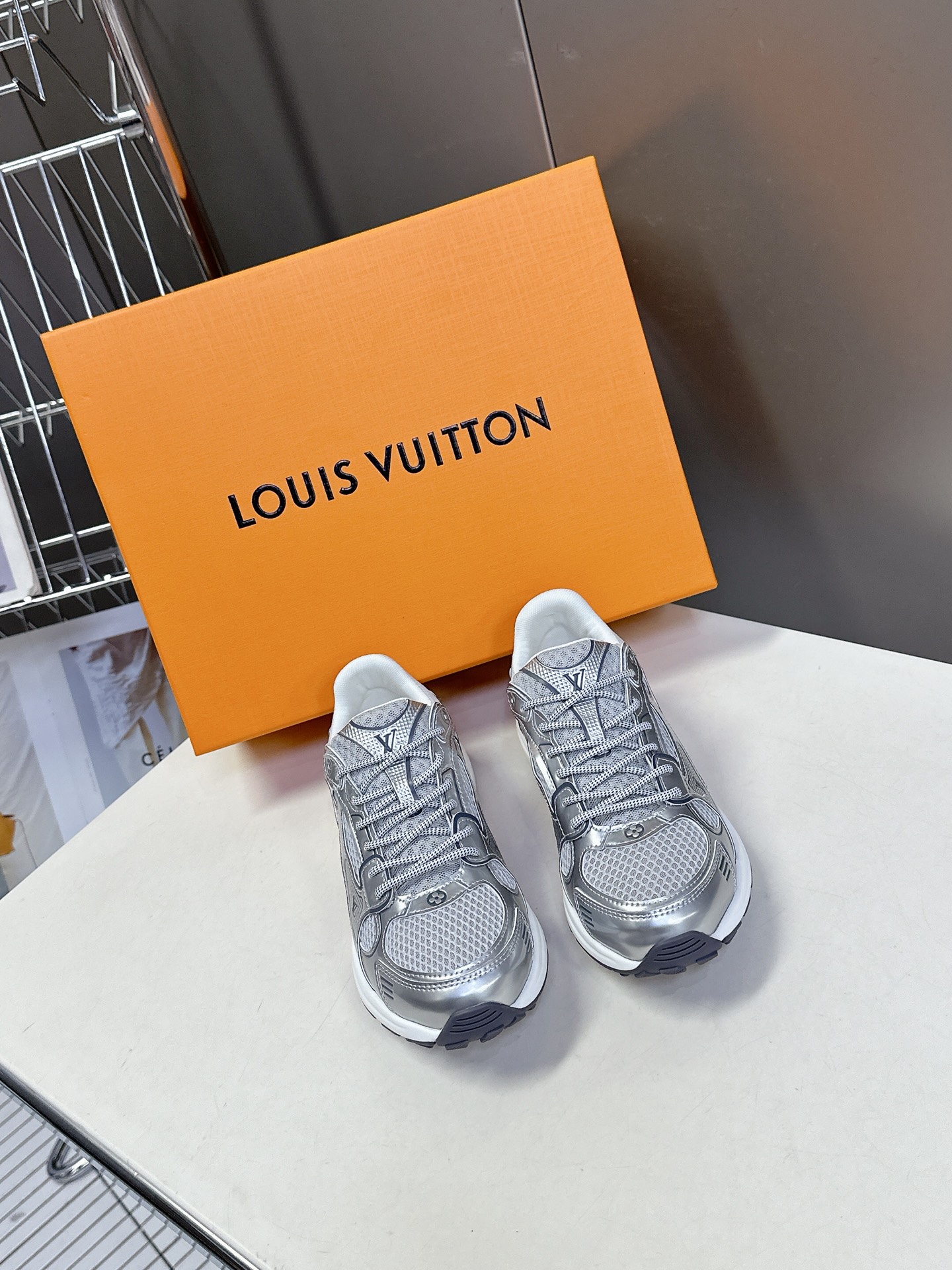 LV OLYMPIA 루이비통 올림피아 테크니컬 러닝 스니커즈 신발