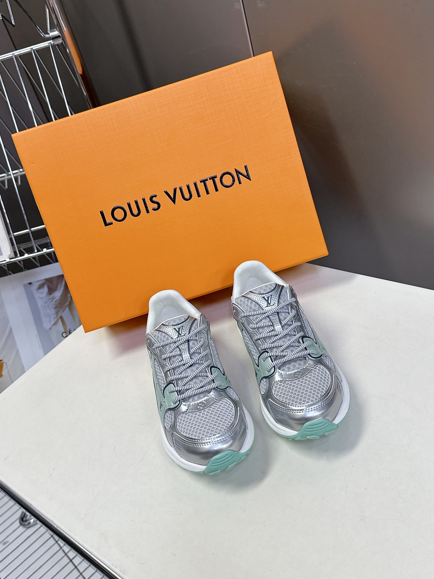 LV OLYMPIA 루이비통 올림피아 테크니컬 러닝 스니커즈 신발