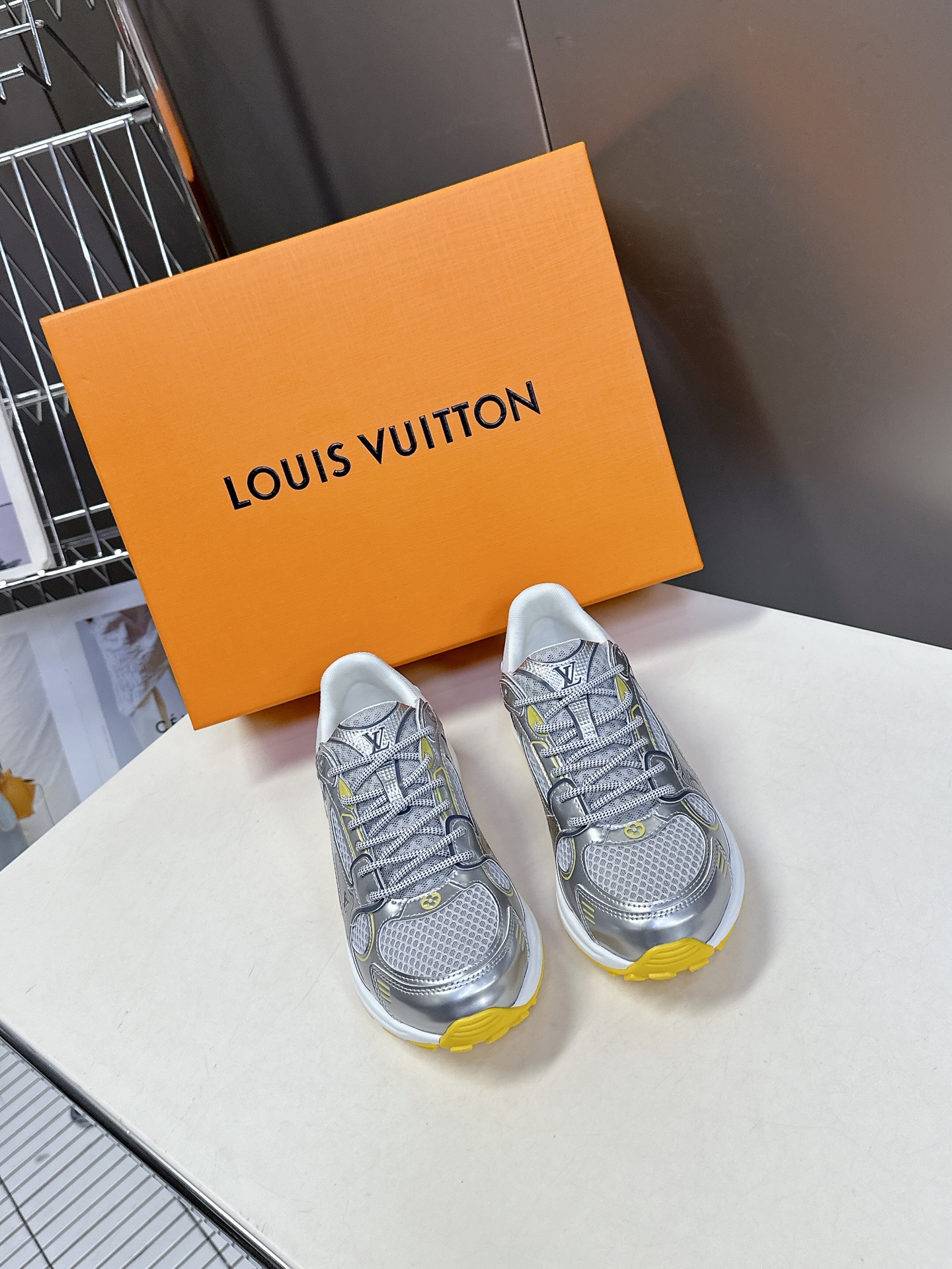 LV OLYMPIA 루이비통 올림피아 테크니컬 러닝 스니커즈 신발