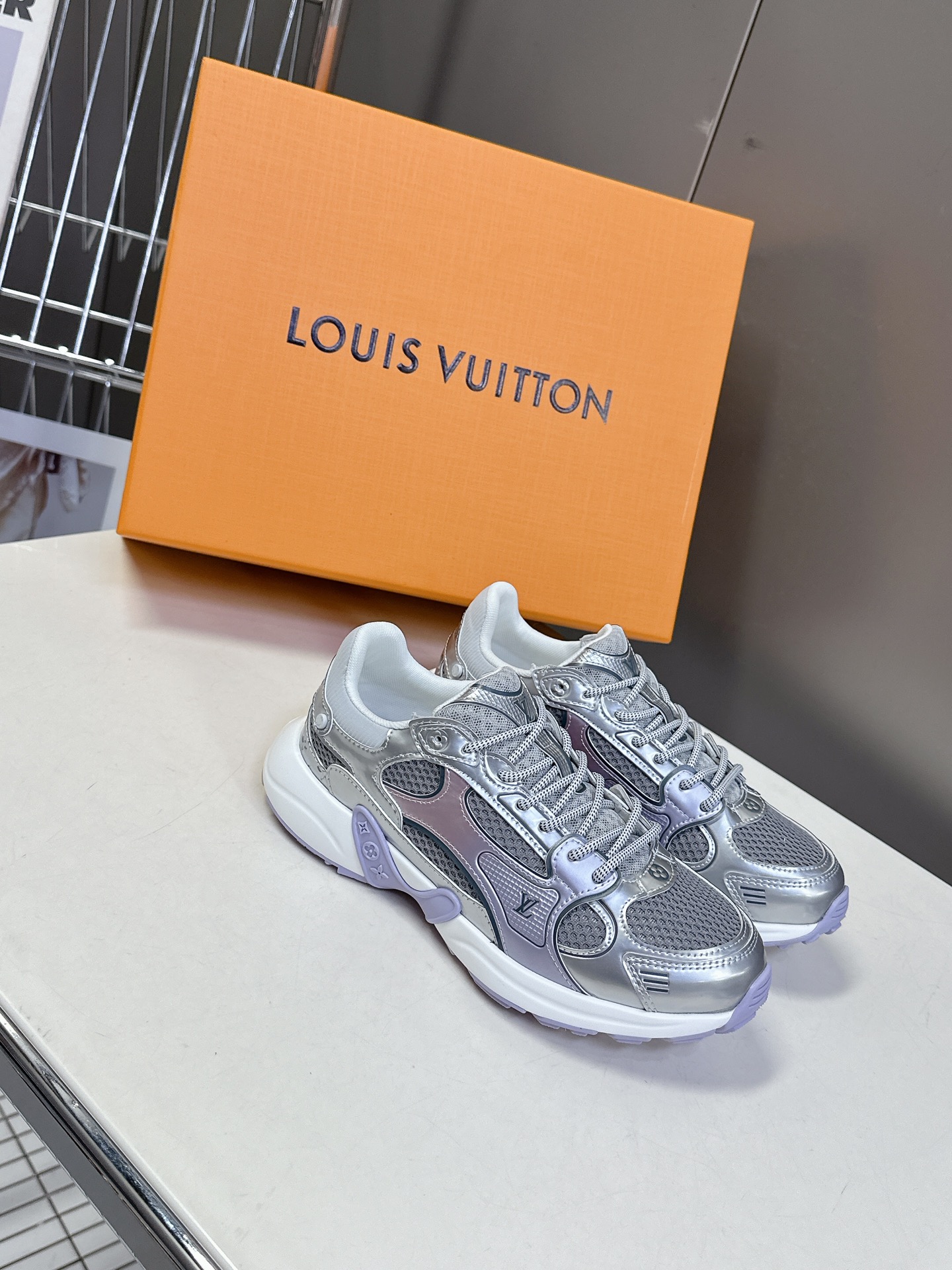 LV OLYMPIA 루이비통 올림피아 테크니컬 러닝 스니커즈 신발