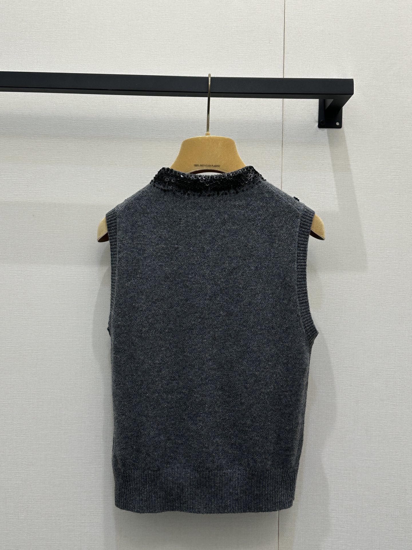 miumiu 미우미우 스팽글 자수 캐시미어 베스트 조끼 의류