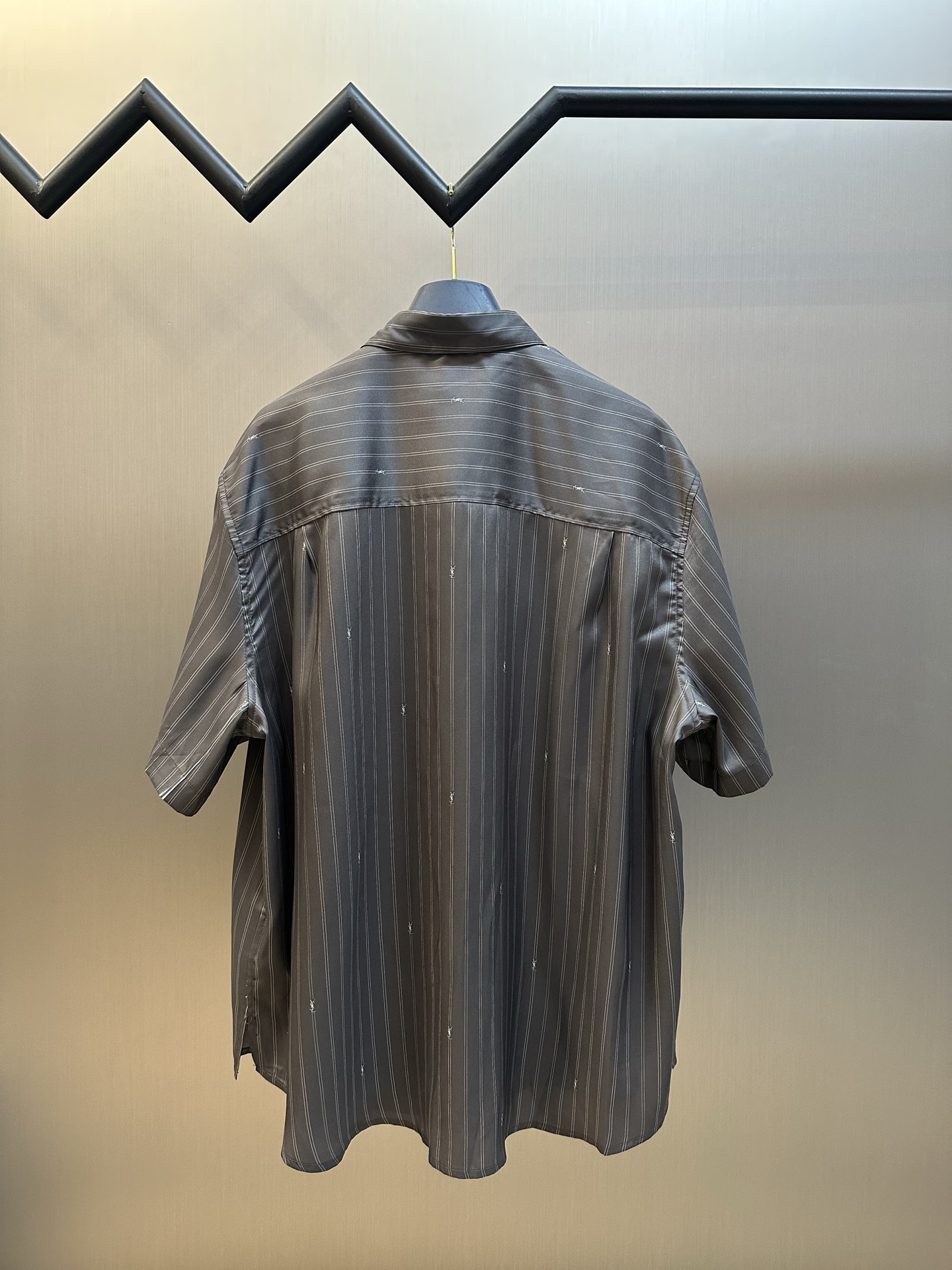 생로랑(SAINT LAURENT) 로고 자카드 반팔 셔츠 의류