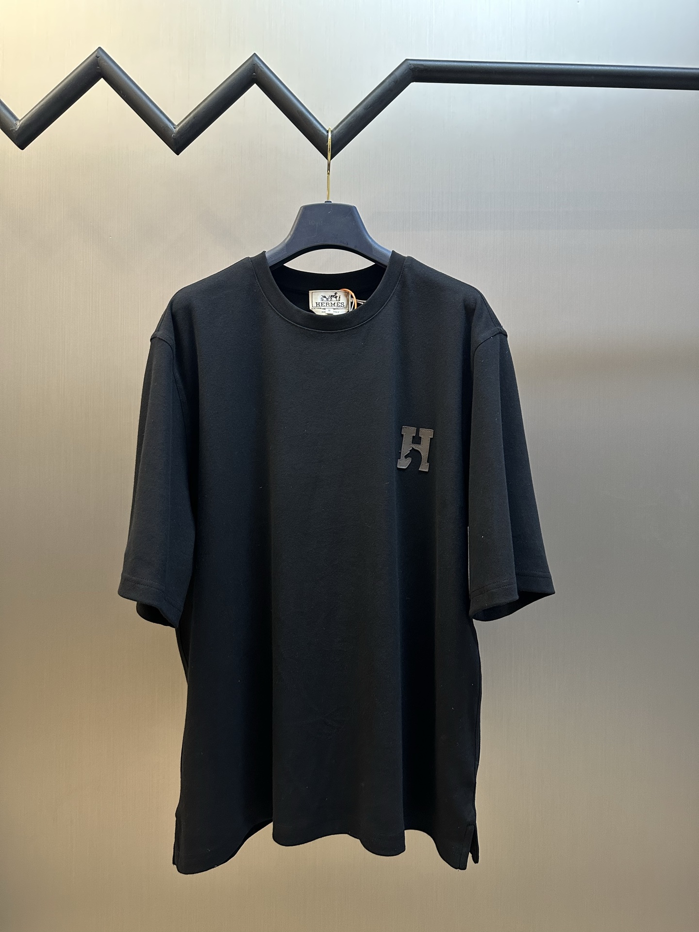 에르메스(HERMES) 가죽 로고 반팔 티셔츠 의류