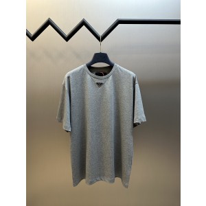프라다(PRADA) 삼각 로고 반팔 티셔츠 의류