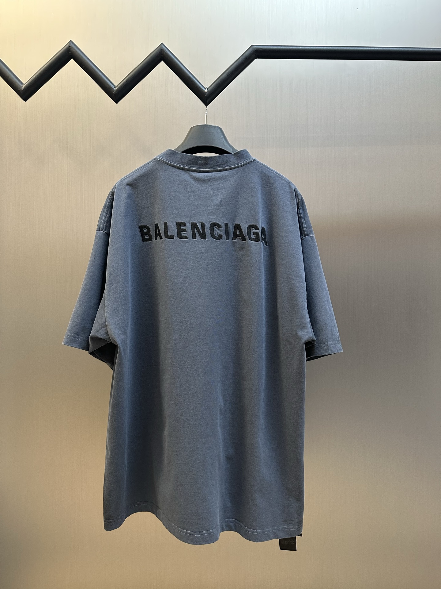 발렌시아가(BALENCIAGA) 핸드 드로잉 자수 반팔 티셔츠 의류