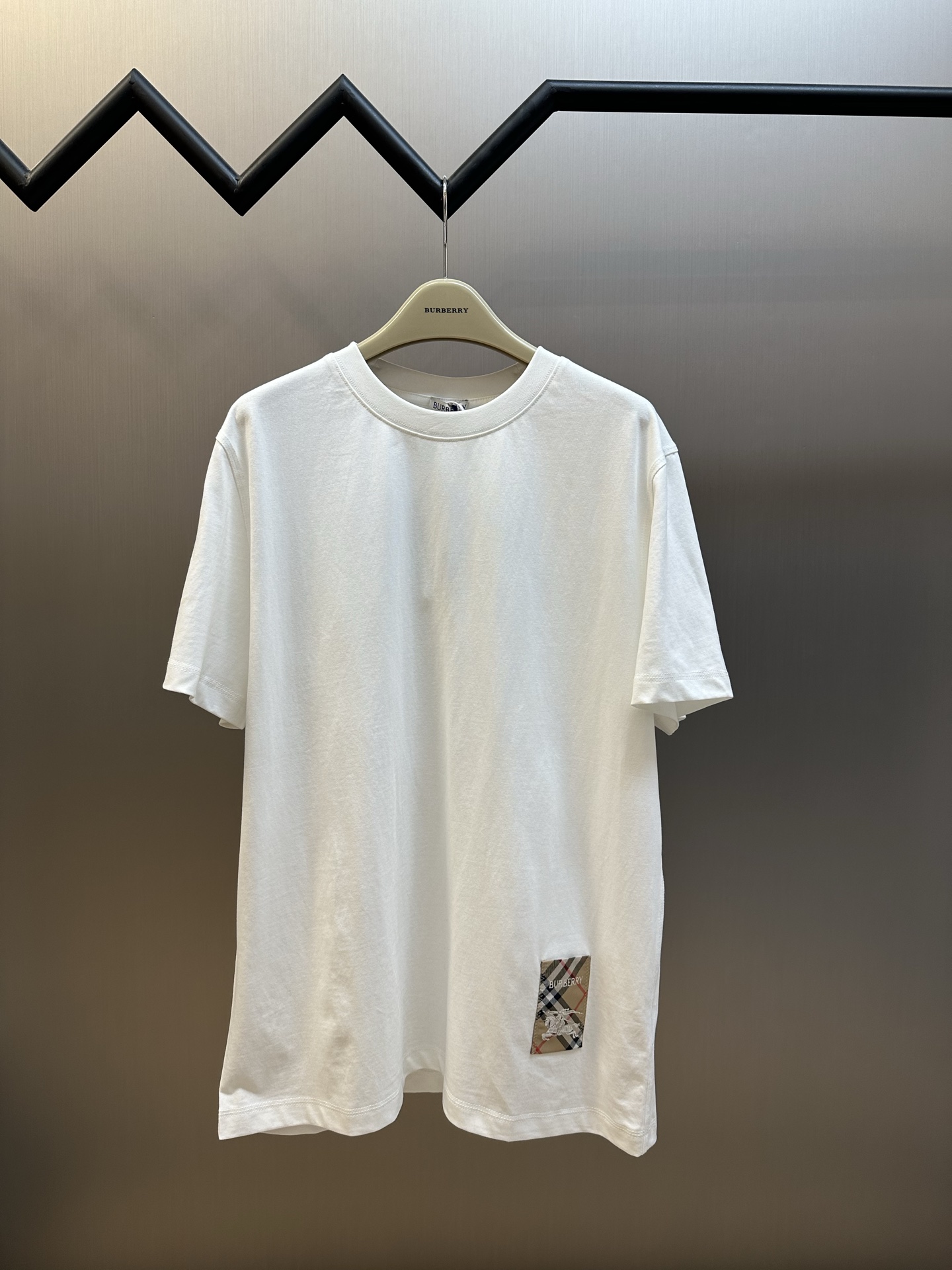 버버리(BURBERRY) 로고 자수 체크 라벨 반팔 티셔츠 의류