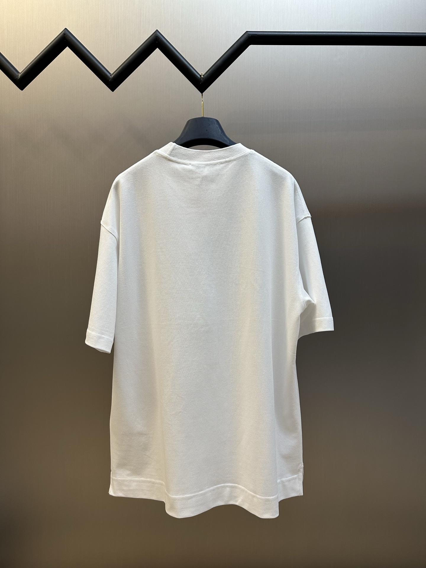 아크네 스튜디오(ACNE STUDIOS) 3D 자수 로고 반팔 티셔츠 의류