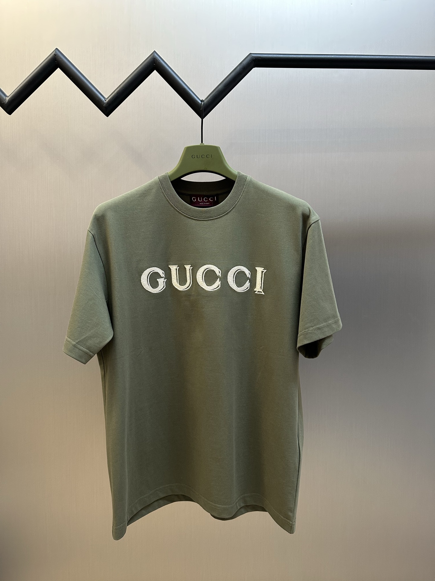 구찌(GUCCI) 로고 자수 반팔 티셔츠 의류