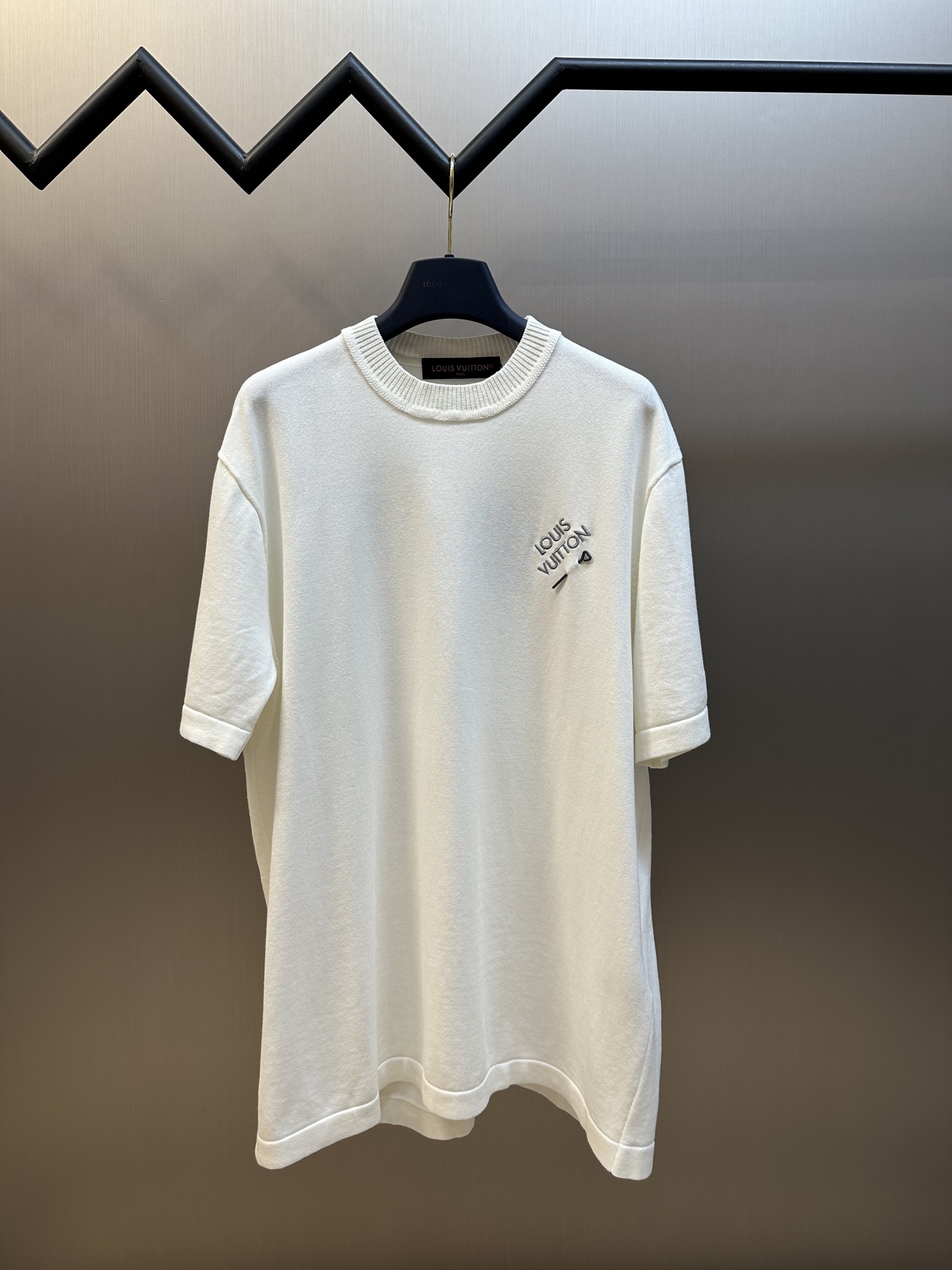 루이비통(LV) 핀 디테일 니트 반팔 티셔츠 의류