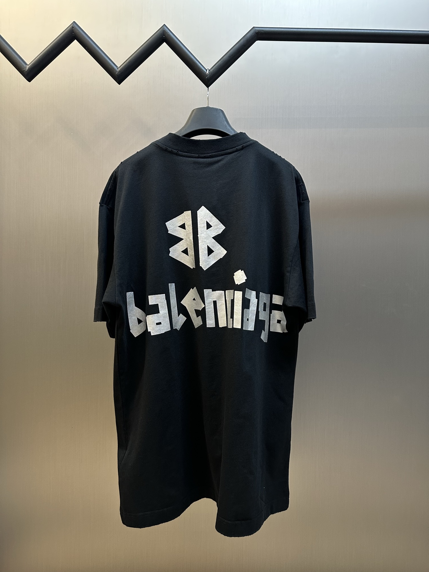 발렌시아가(BALENCIAGA) 테이프 로고 프린트 반팔 티셔츠 의류