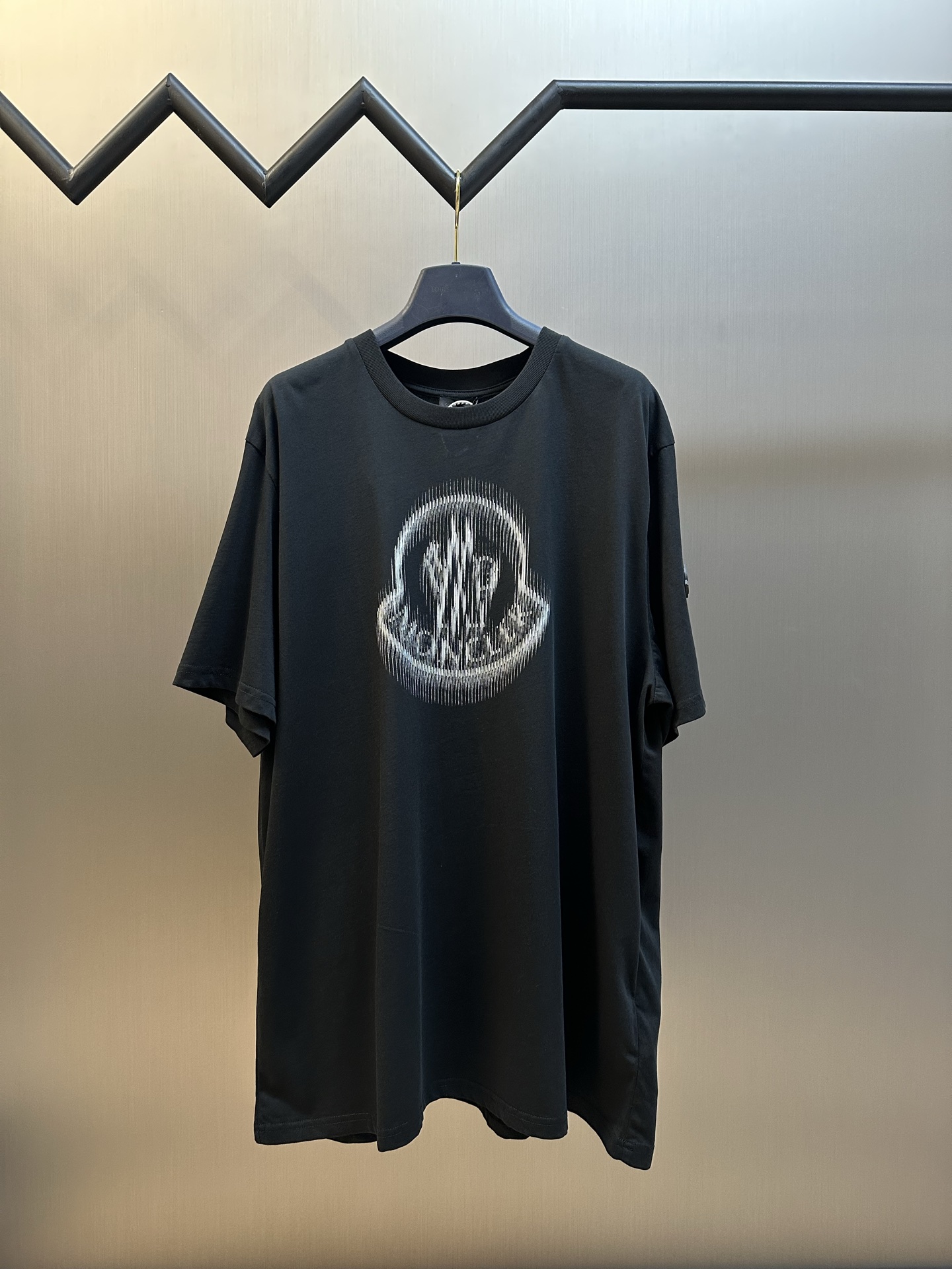 몽클레어 몽클레르(MONCLER) 블러 로고 반팔 티셔츠 의류