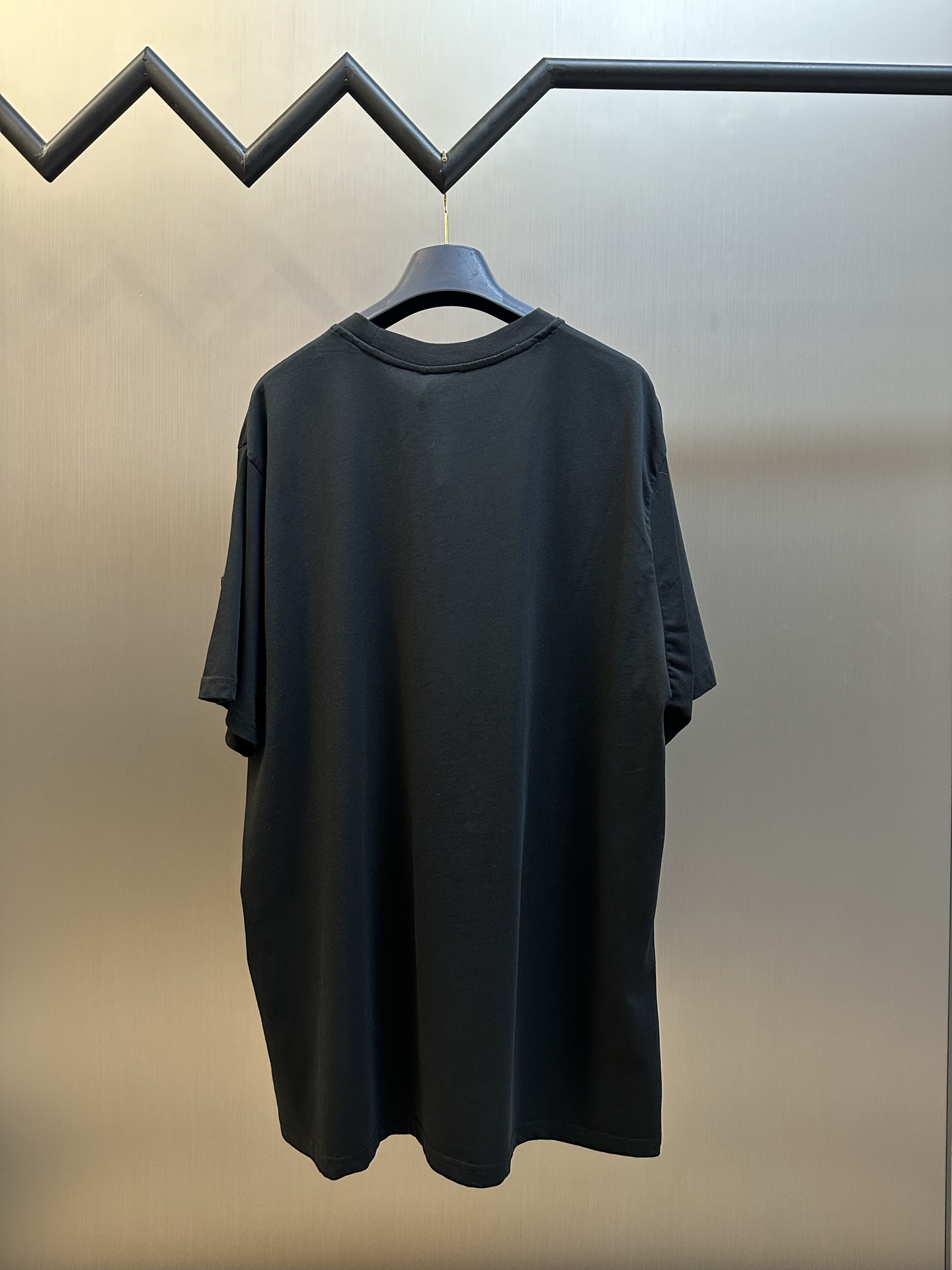 몽클레어 몽클레르(MONCLER) 블러 로고 반팔 티셔츠 의류