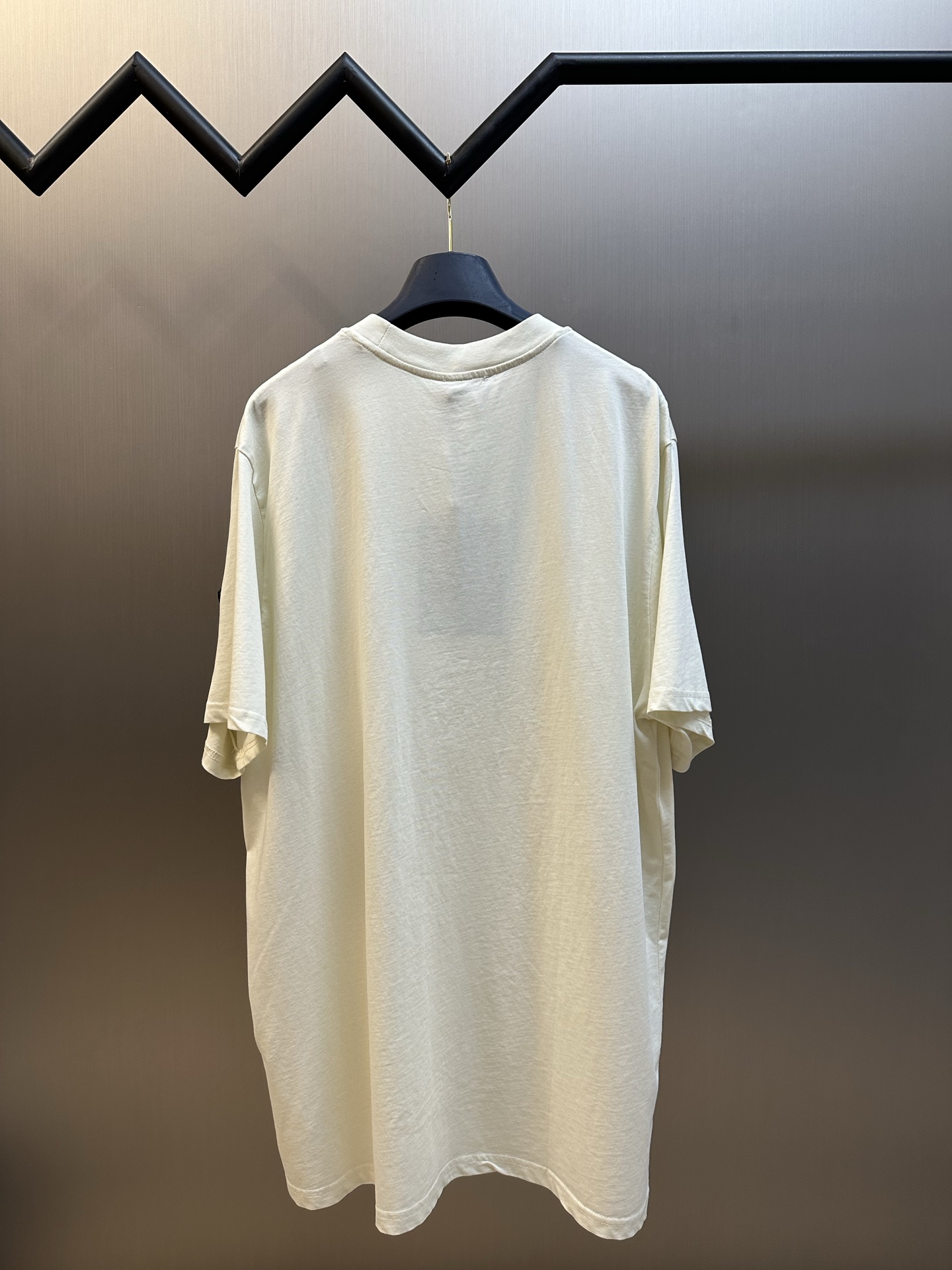 몽클레어 몽클레르(MONCLER) 블러 로고 반팔 티셔츠 의류