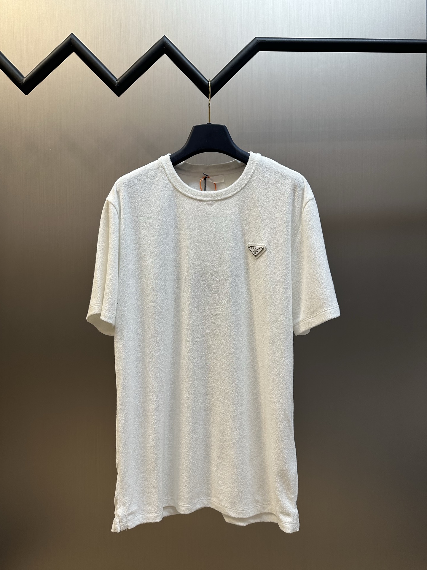 프라다(PRADA) 삼각 로고 타월 반팔 티셔츠 의류