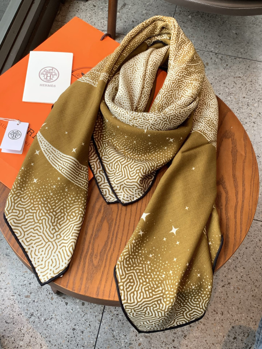 에르메스(HERMES) 월광 페가수스 캐시미어 실크 목도리 스카프