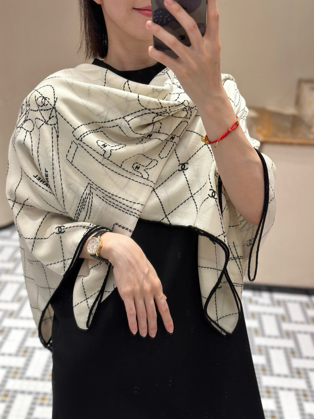 샤넬(CHANEL) 까멜리아 실크 목도리 스카프