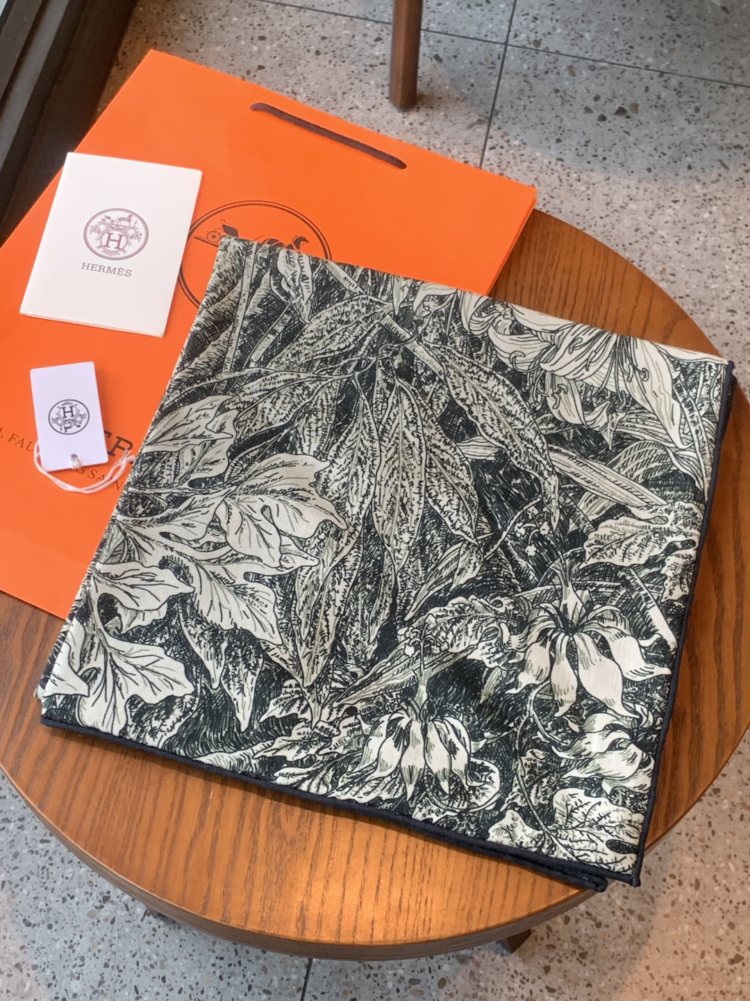 에르메스(HERMES) 캐시미어 실크 목도리 스카프