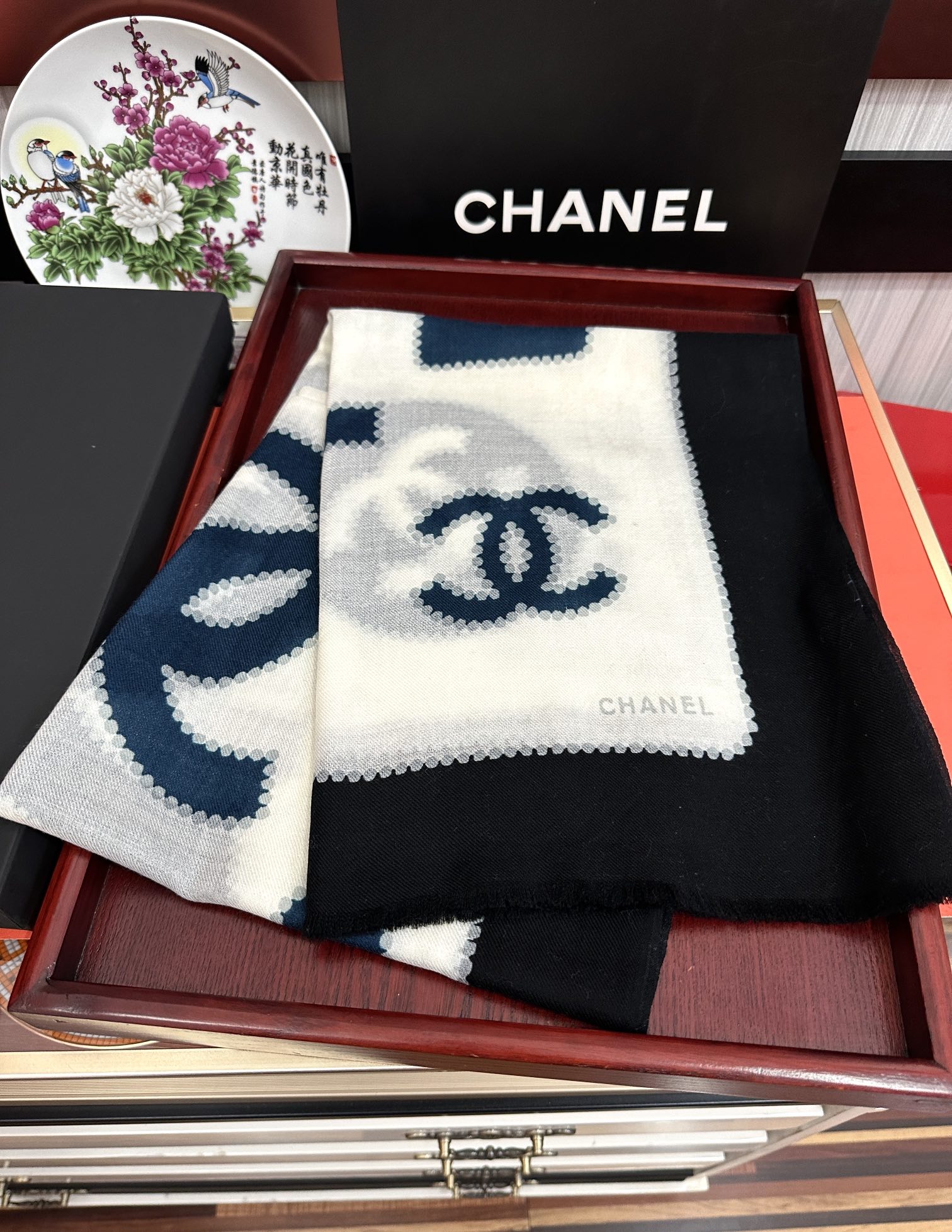 샤넬(CHANEL) 향수병 캐시미어 목도리 스카프