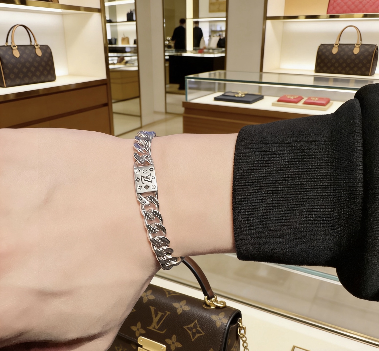 루이비통(LV) 쿠바 체인 팔찌 악세사리