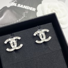 샤넬(CHANEL) 화이트 스톤 귀걸이 악세사리