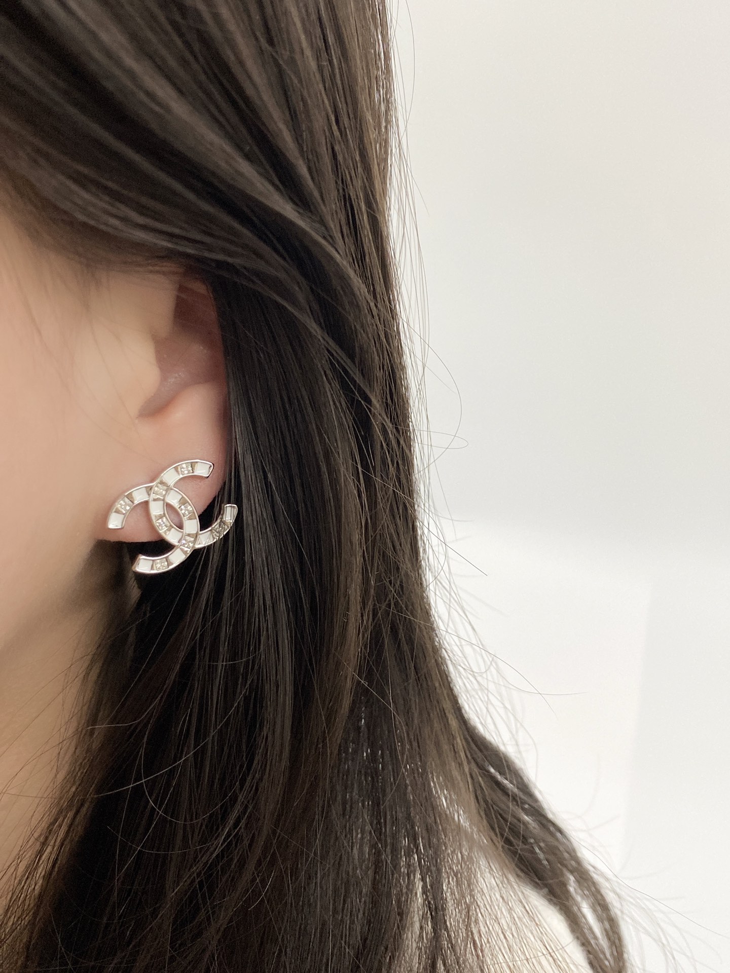 샤넬(CHANEL) 화이트 스톤 귀걸이 악세사리