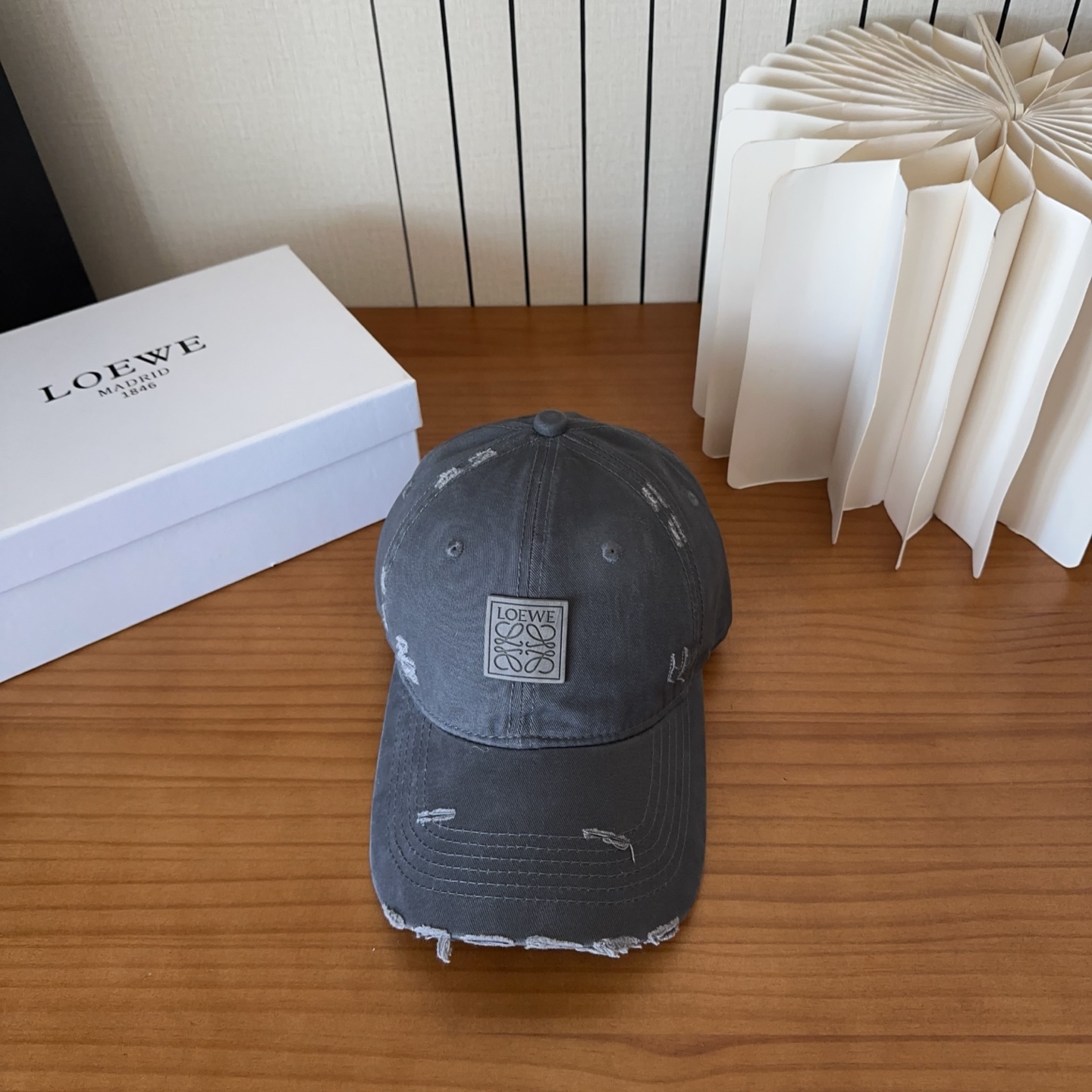 로에베(LOEWE) 로고 볼캡 모자