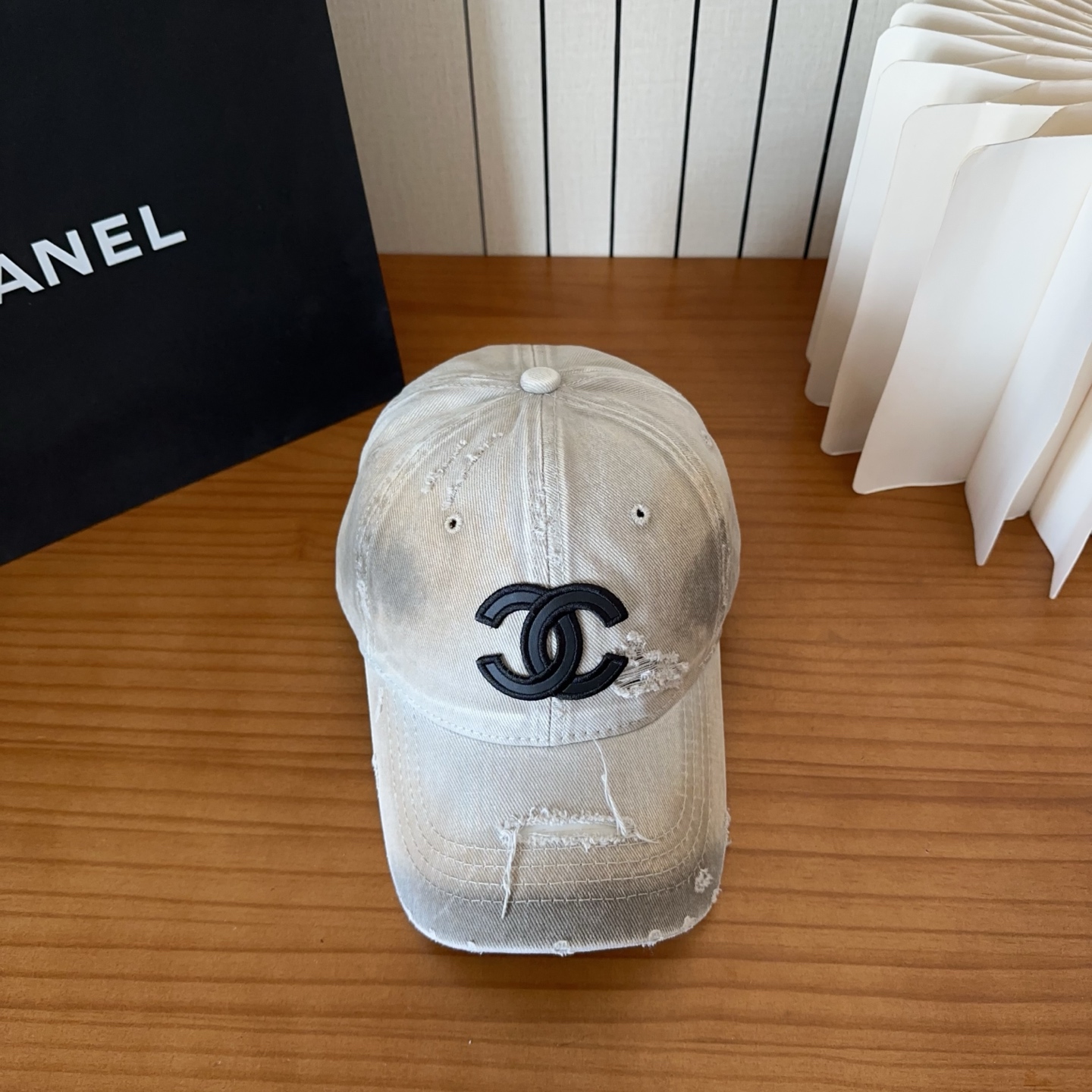 샤넬(CHANEL) 로고 볼캡 모자
