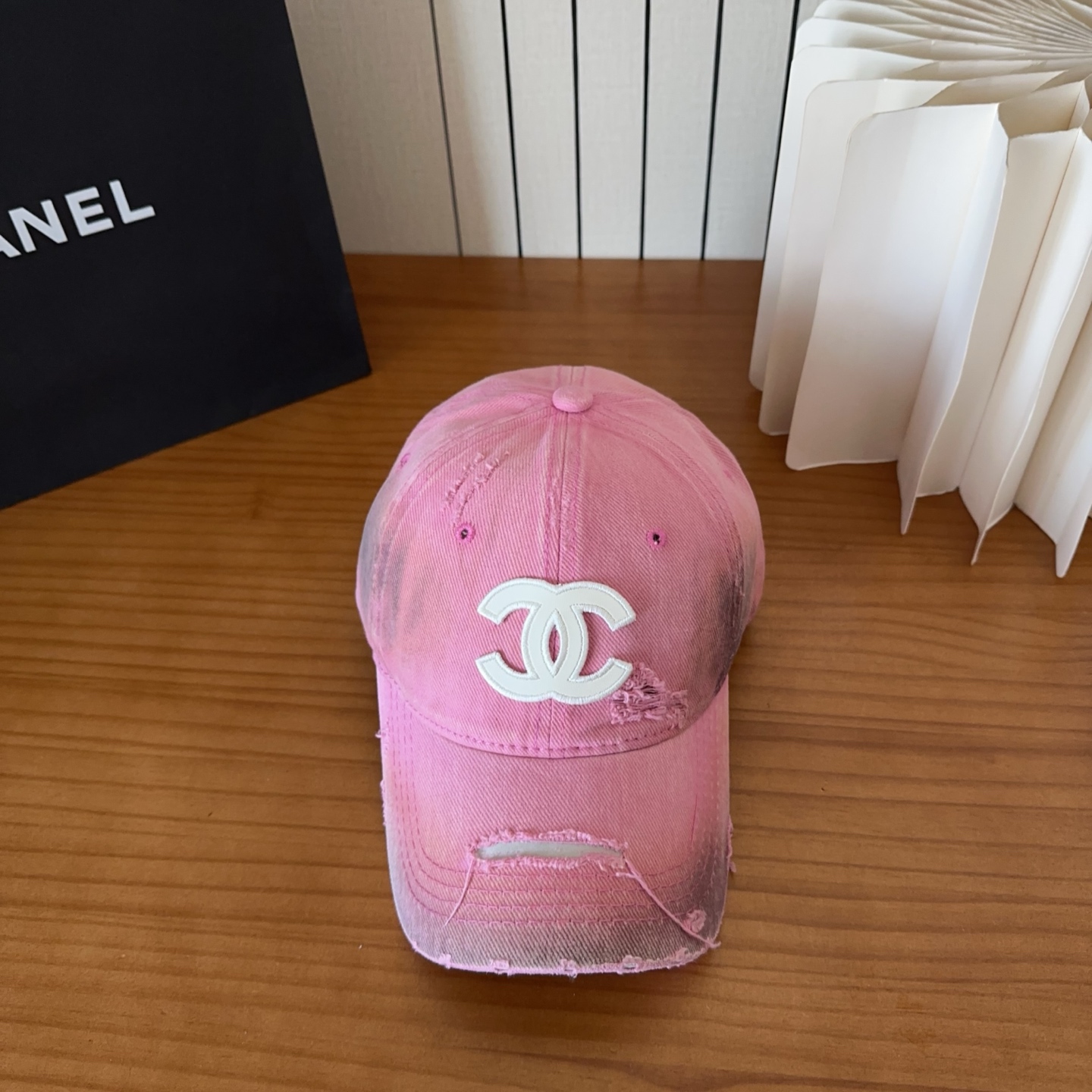 샤넬(CHANEL) 로고 볼캡 모자