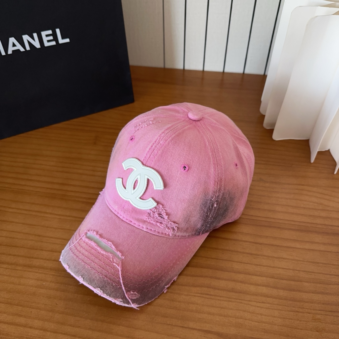 샤넬(CHANEL) 로고 볼캡 모자